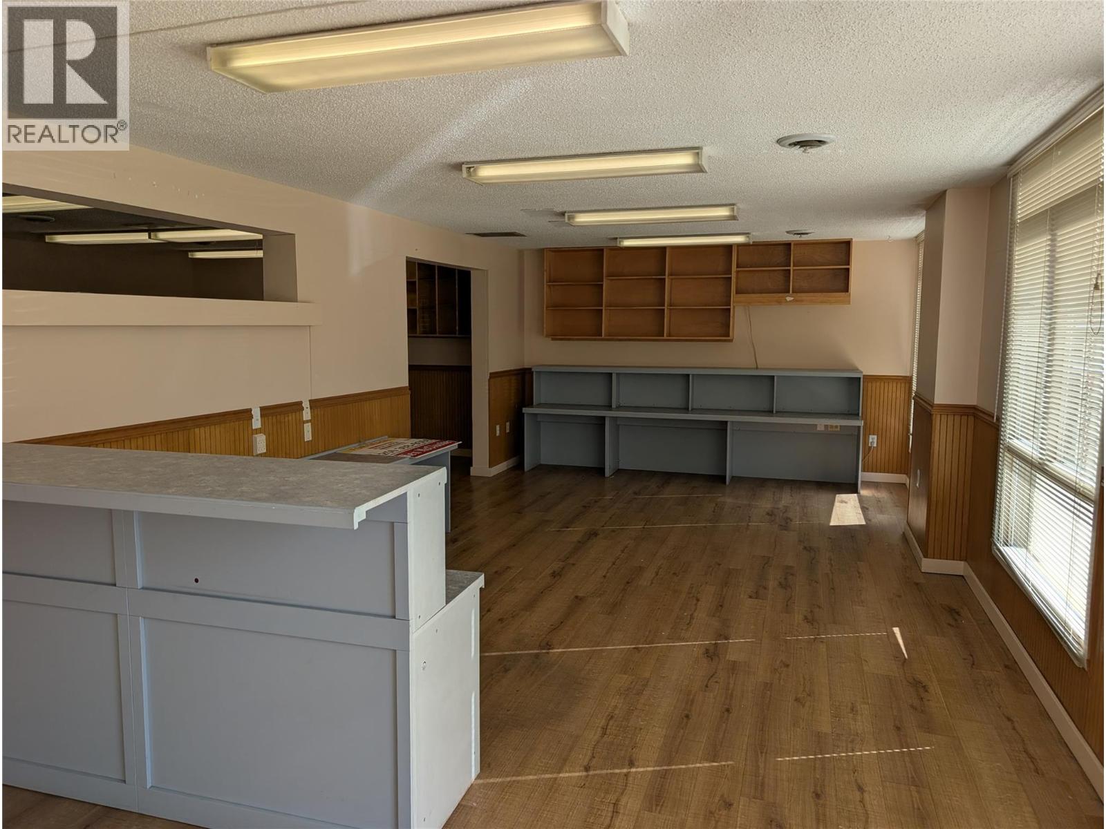 2811 44 Avenue, Vernon, British Columbia  V1T 7P4 - Photo 2 - 10380076