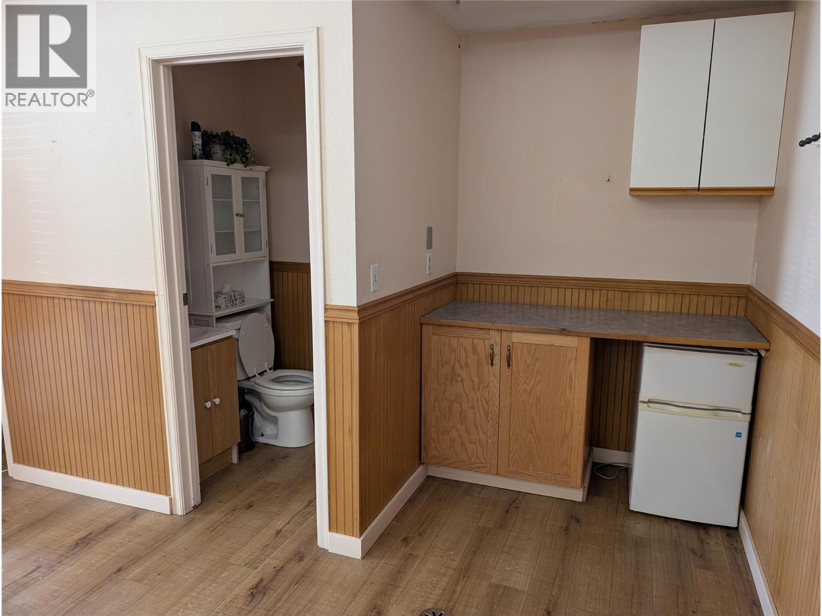 2811 44 Avenue, Vernon, British Columbia  V1T 7P4 - Photo 4 - 10380076