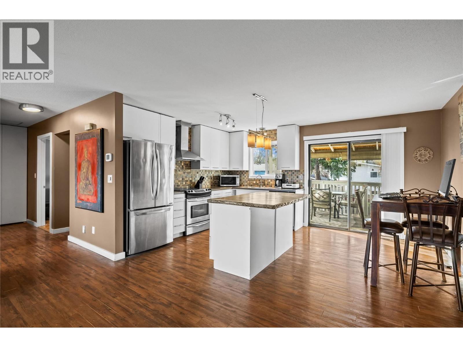 909 Grenfell Court, Kelowna, British Columbia  V1Y 8C5 - Photo 11 - 10379896