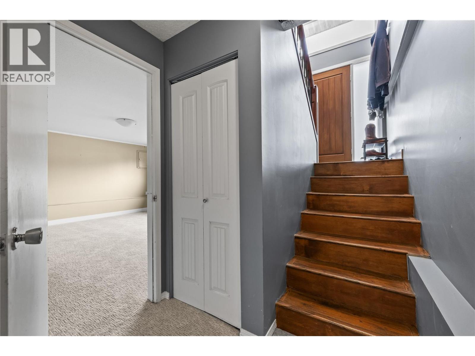909 Grenfell Court, Kelowna, British Columbia  V1Y 8C5 - Photo 17 - 10379896