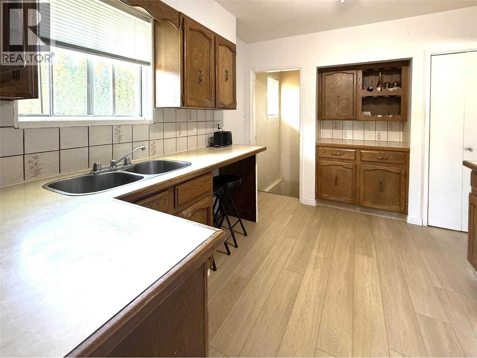 1359 Hamilton Street, Kamloops, British Columbia  V2B 2V3 - Photo 4 - 10379613