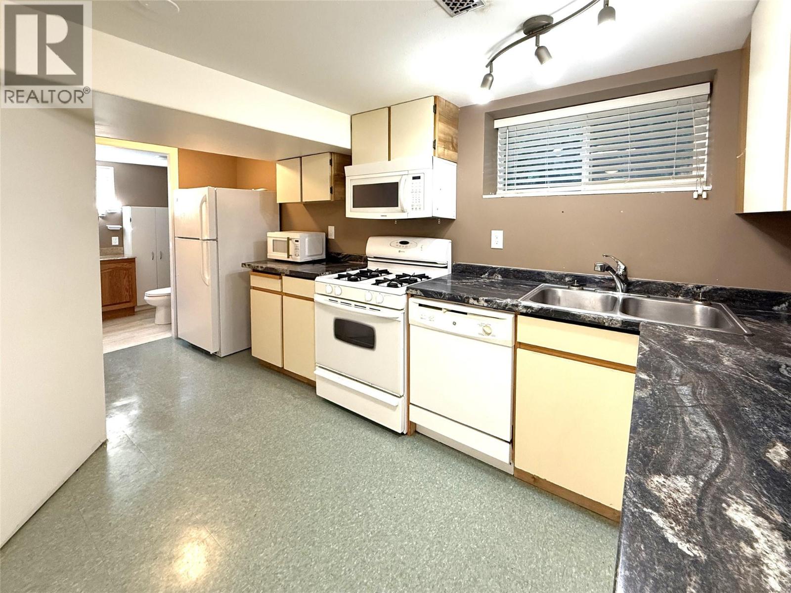 1359 Hamilton Street, Kamloops, British Columbia  V2B 2V3 - Photo 6 - 10379613