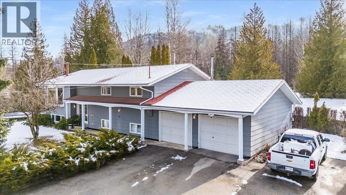 1076 Columbia Gardens Road, Fruitvale, British Columbia  V0G 1L1 - Photo 4 - 10379858