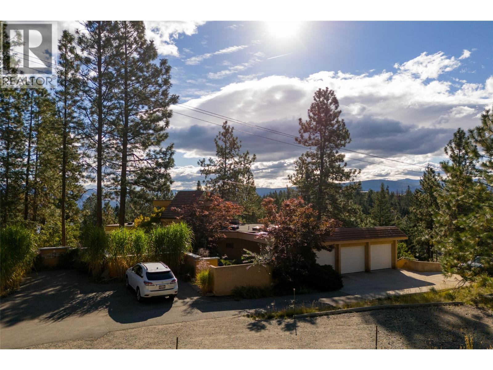1642 West Kelowna Road, West Kelowna, British Columbia  V1Z 3B7 - Photo 2 - 10379885