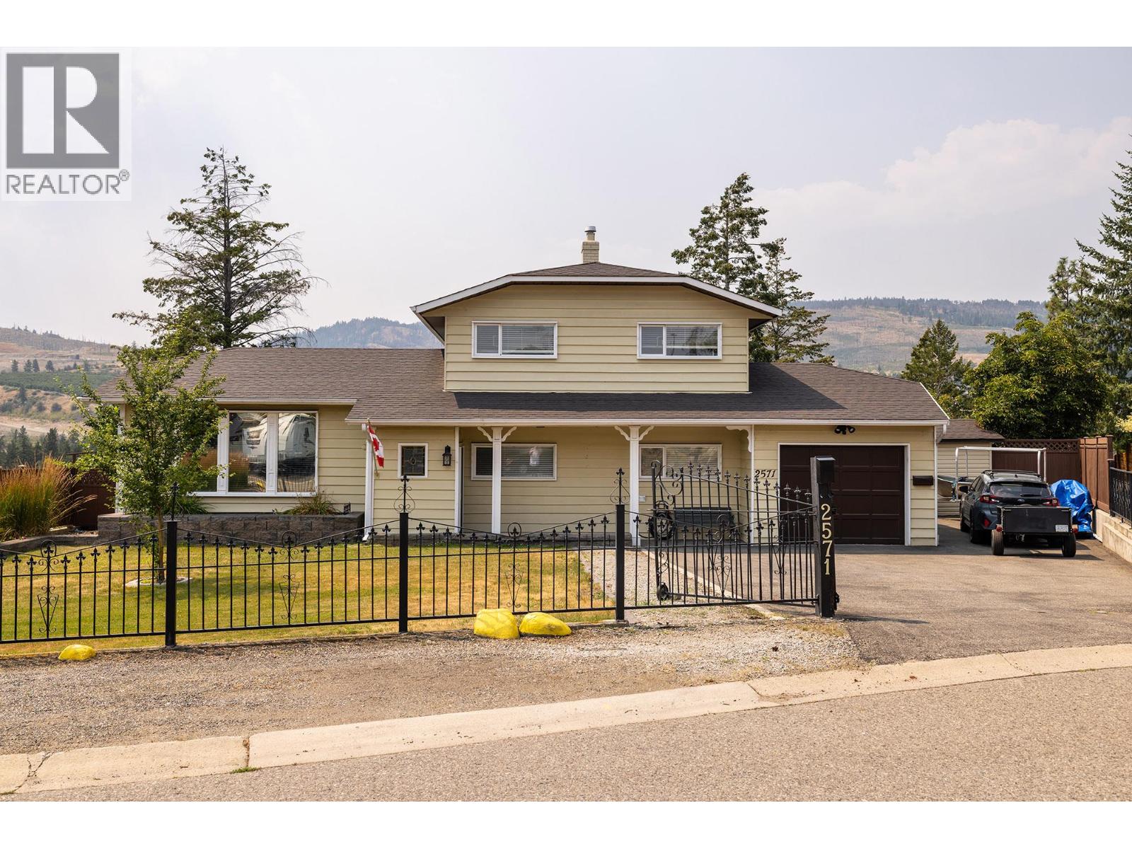 2571 Pineridge Place, west kelowna, British Columbia