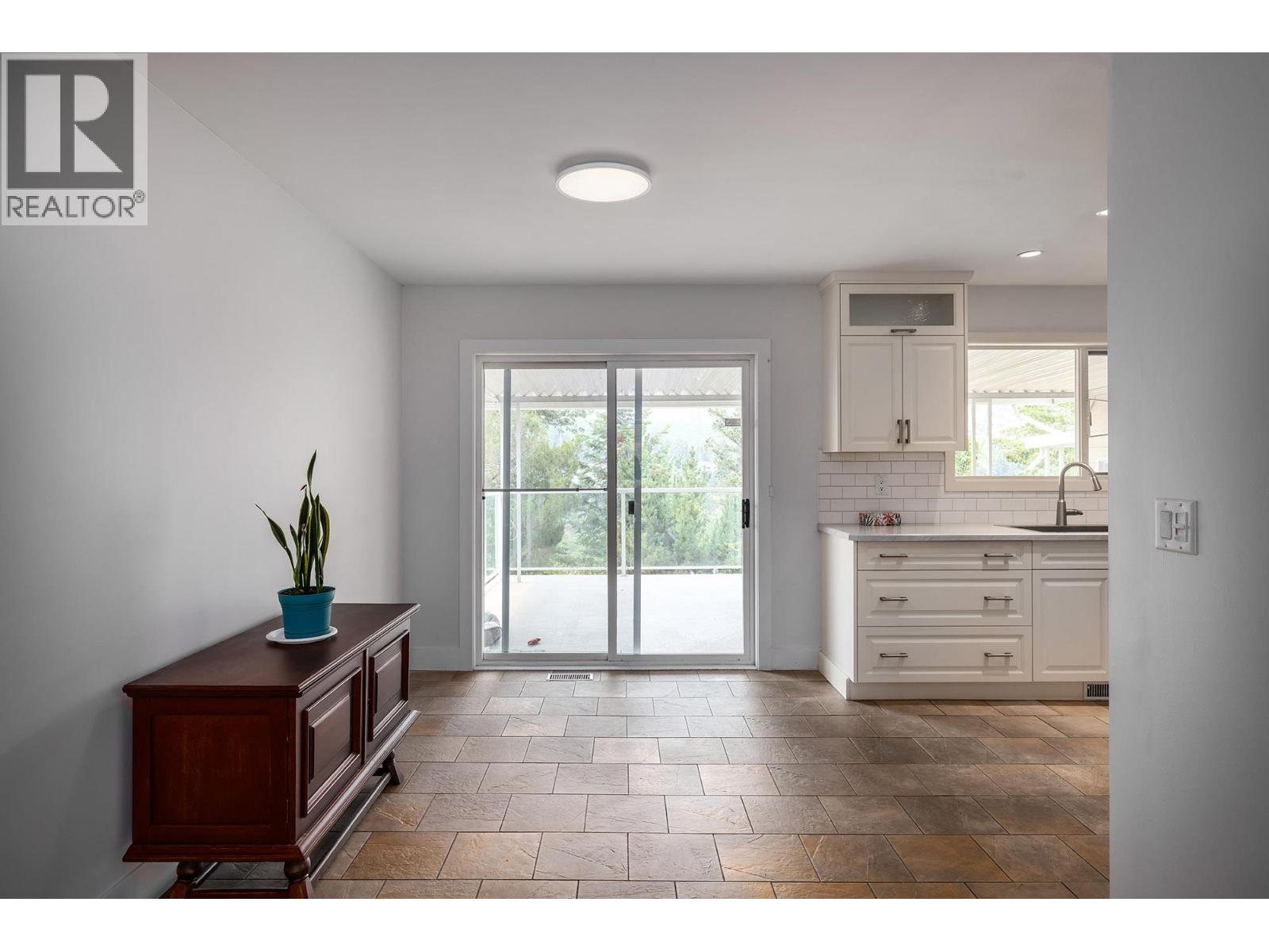 2571 Pineridge Place, West Kelowna, British Columbia  V4T 2J7 - Photo 6 - 10379489