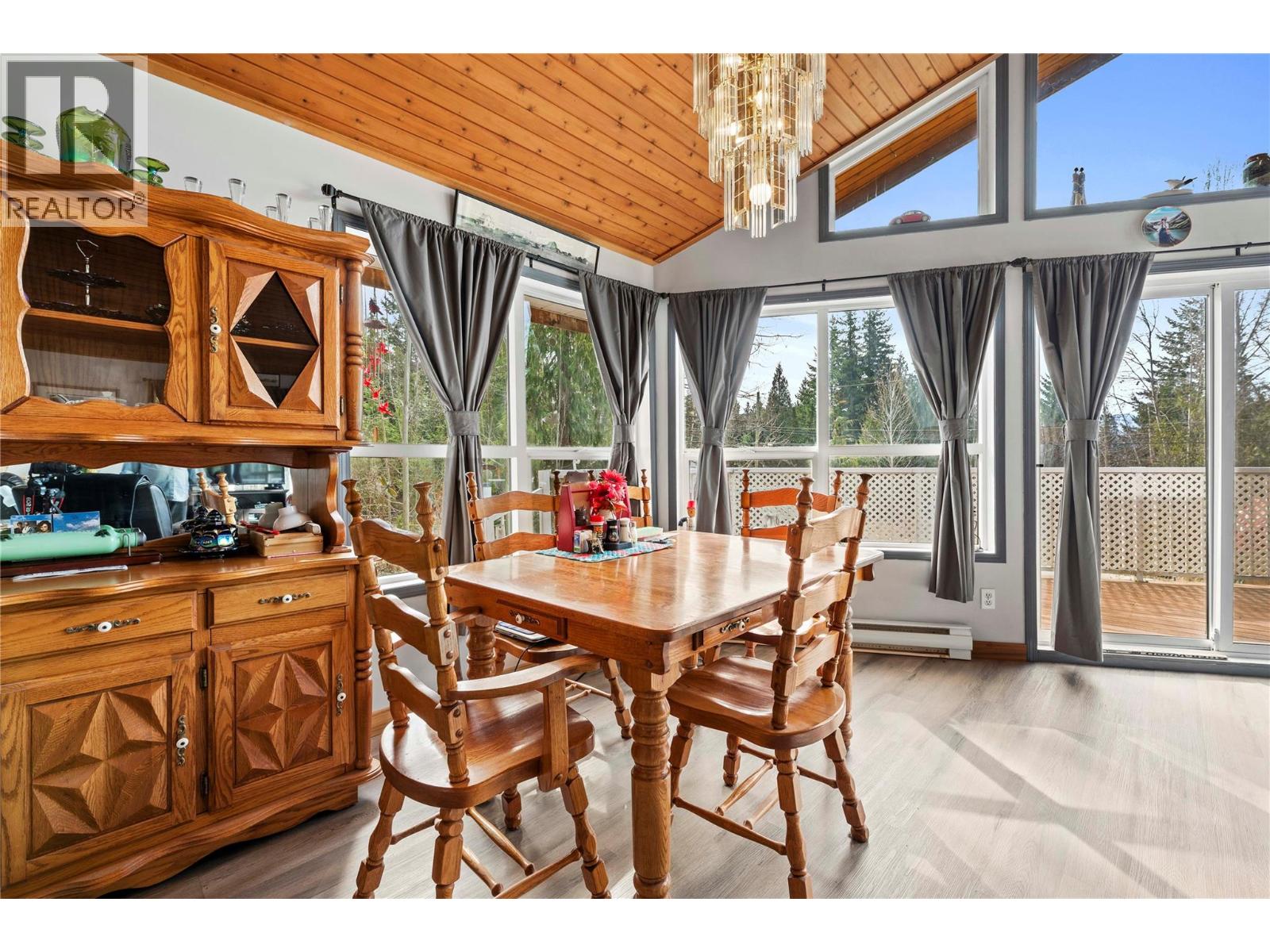 7241 Estate Place, Anglemont, British Columbia  V0E 1M8 - Photo 5 - 10380169