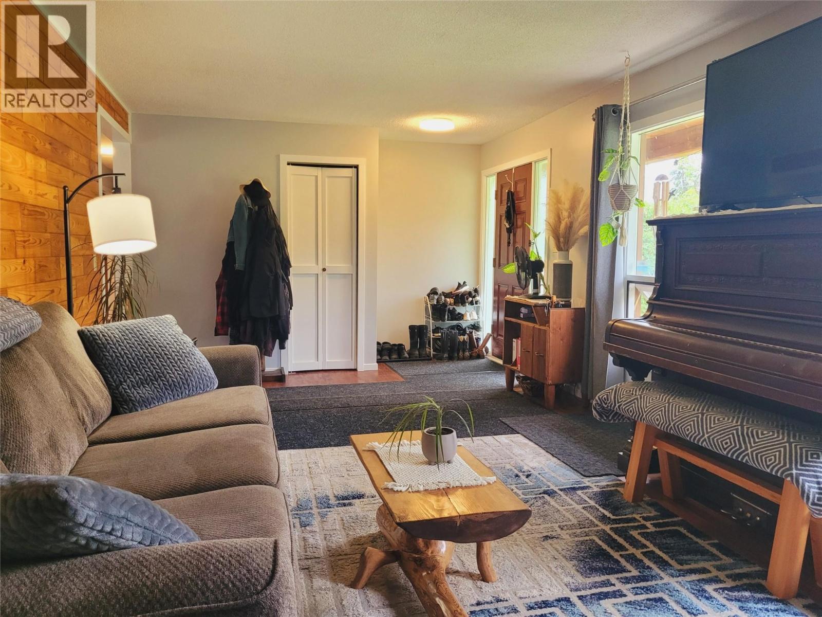 177 24 Highway, Little Fort, British Columbia  V0E 2C0 - Photo 15 - 10380163