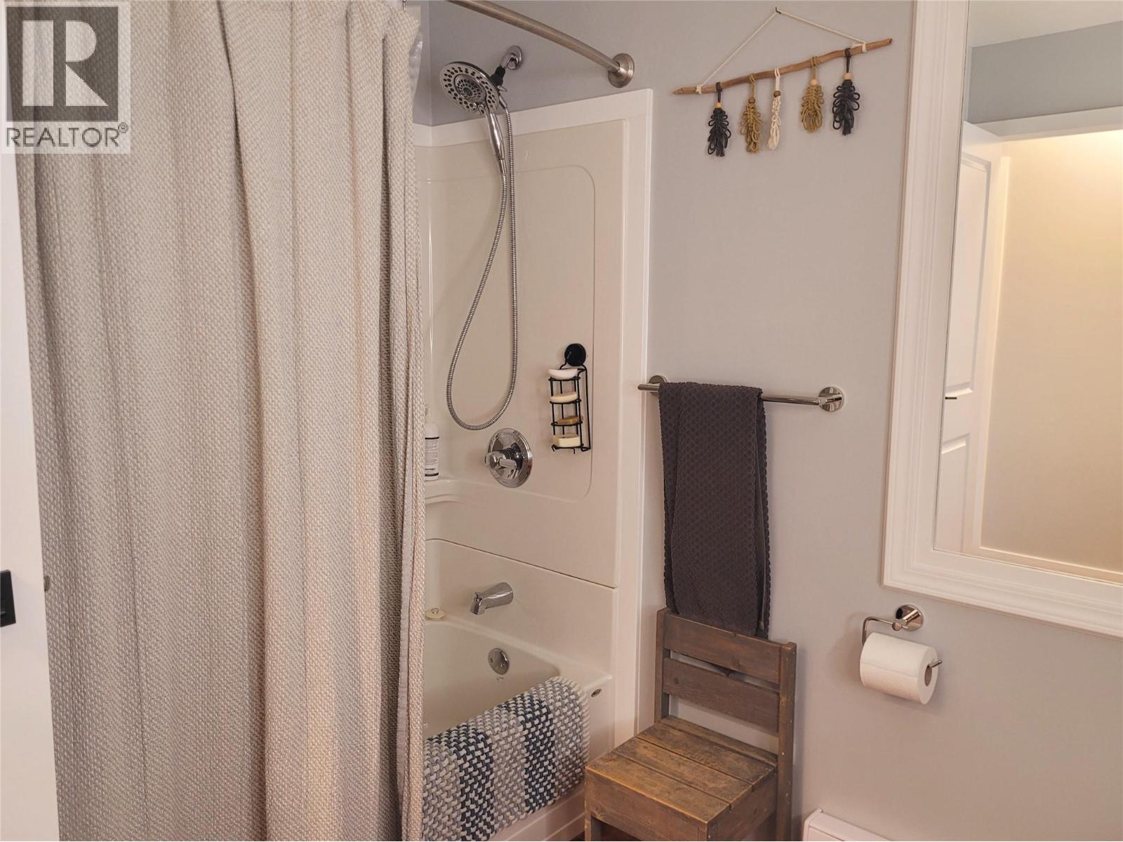 177 24 Highway, Little Fort, British Columbia  V0E 2C0 - Photo 23 - 10380163