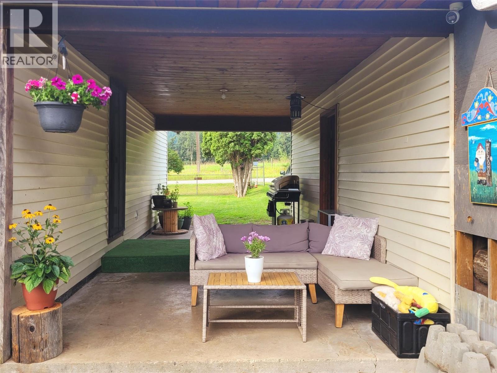 177 24 Highway, Little Fort, British Columbia  V0E 2C0 - Photo 32 - 10380163