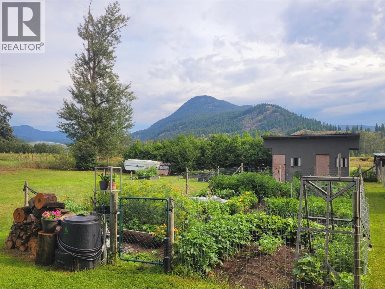 177 24 Highway, Little Fort, British Columbia  V0E 2C0 - Photo 38 - 10380163