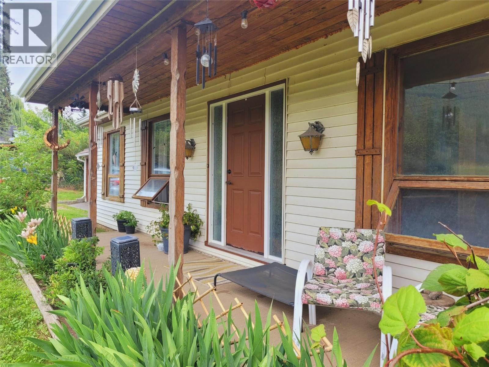 177 24 Highway, Little Fort, British Columbia  V0E 2C0 - Photo 5 - 10380163