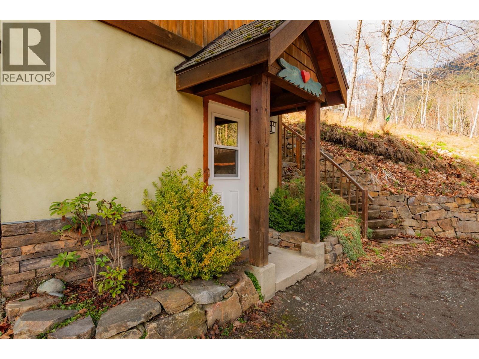 641 West Front Street, Kaslo, British Columbia  V0G 1M0 - Photo 10 - 10378929