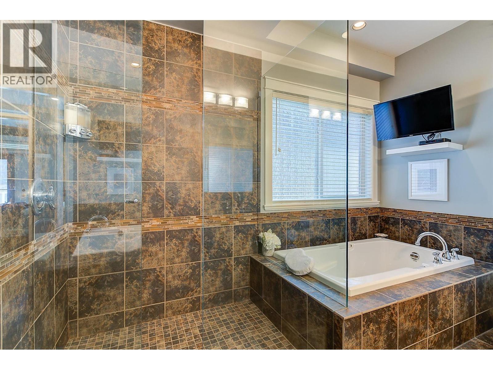 2423 Paramount Drive, West Kelowna, British Columbia  V4T 3K4 - Photo 32 - 10380135