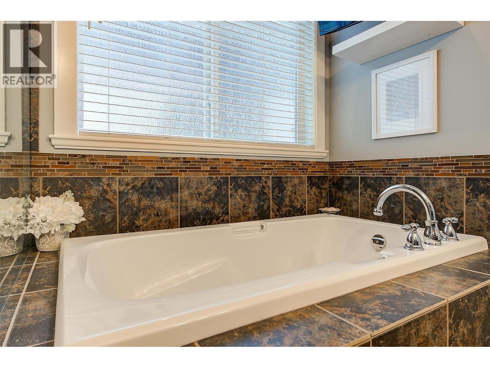 2423 Paramount Drive, West Kelowna, British Columbia  V4T 3K4 - Photo 34 - 10380135