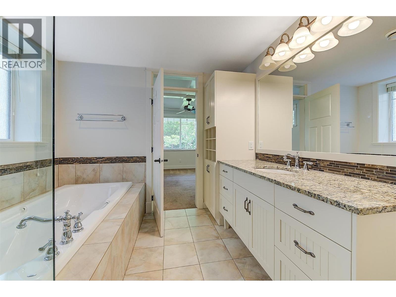 2423 Paramount Drive, West Kelowna, British Columbia  V4T 3K4 - Photo 57 - 10380135