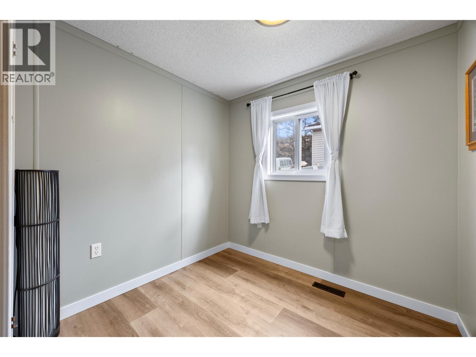 7090 Watson  E Drive, Kamloops, British Columbia  v0k 2j0 - Photo 12 - 10380025