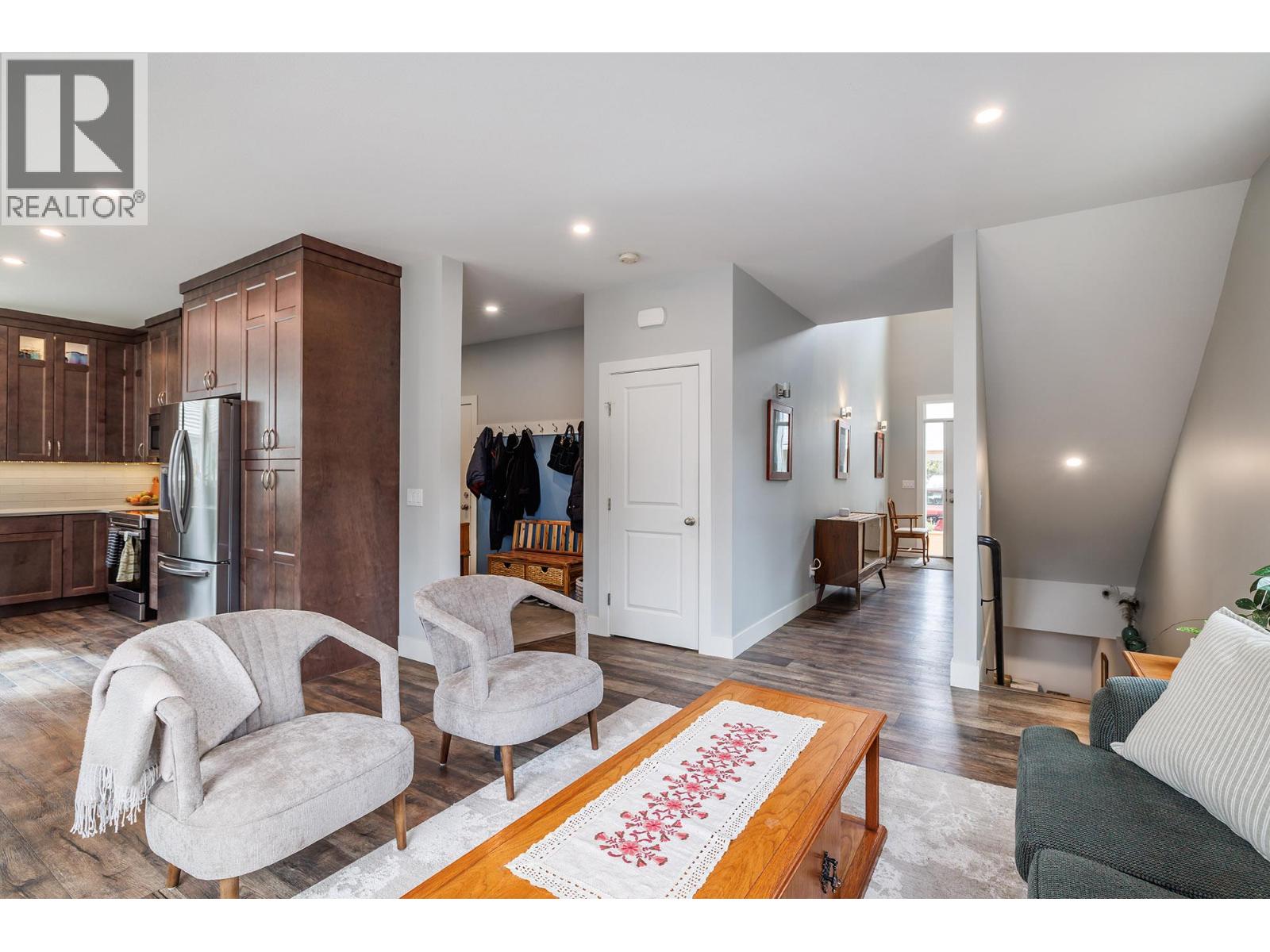 1259 Rio Drive, Kelowna, British Columbia  V1V 1E2 - Photo 5 - 10379632