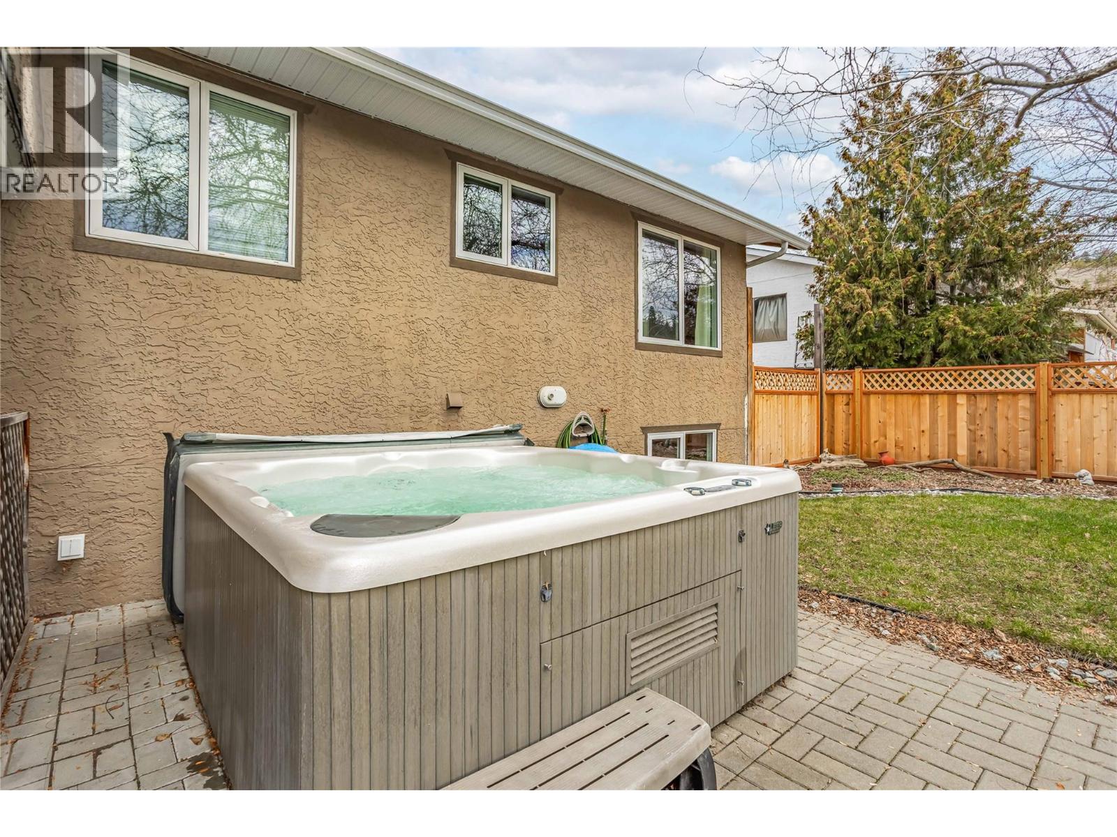 863 Hammer Avenue, Kelowna, British Columbia  V1W 2B7 - Photo 45 - 10378540