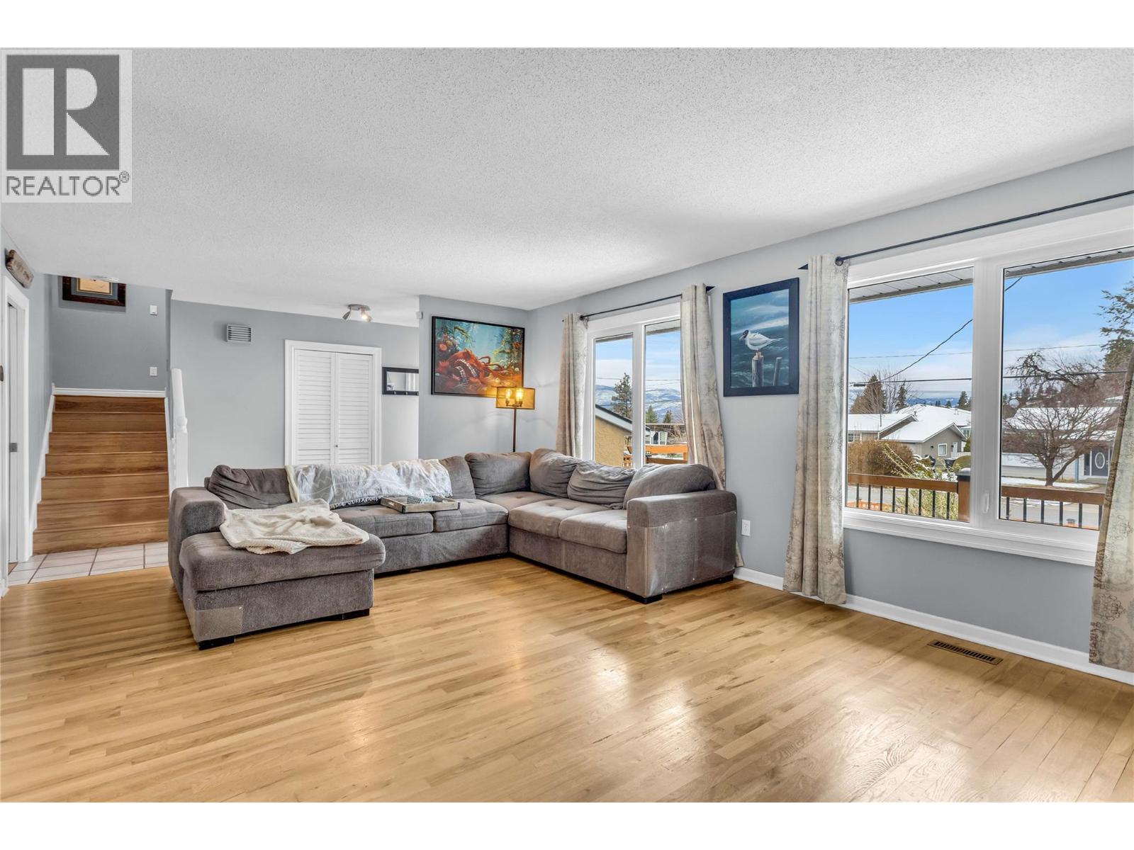 863 Hammer Avenue, Kelowna, British Columbia  V1W 2B7 - Photo 8 - 10378540
