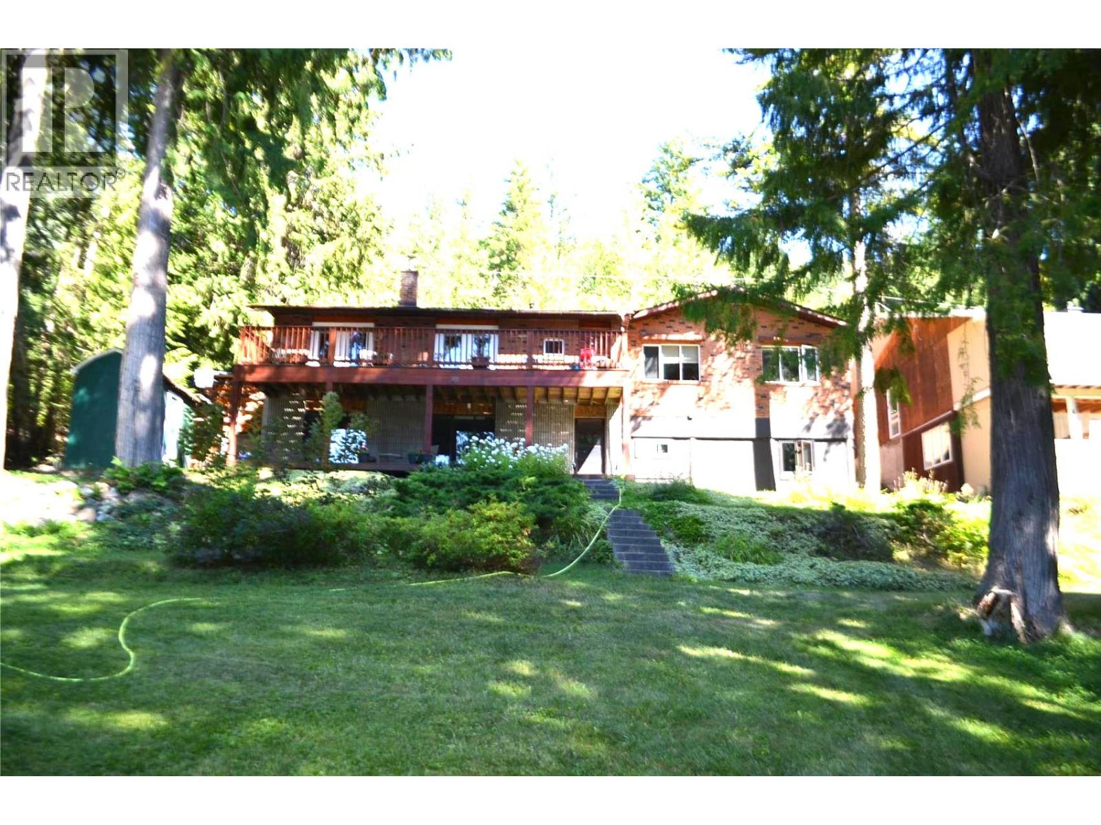 7508 Crowfoot Drive, Anglemont, British Columbia  V0E 1M8 - Photo 28 - 10380187