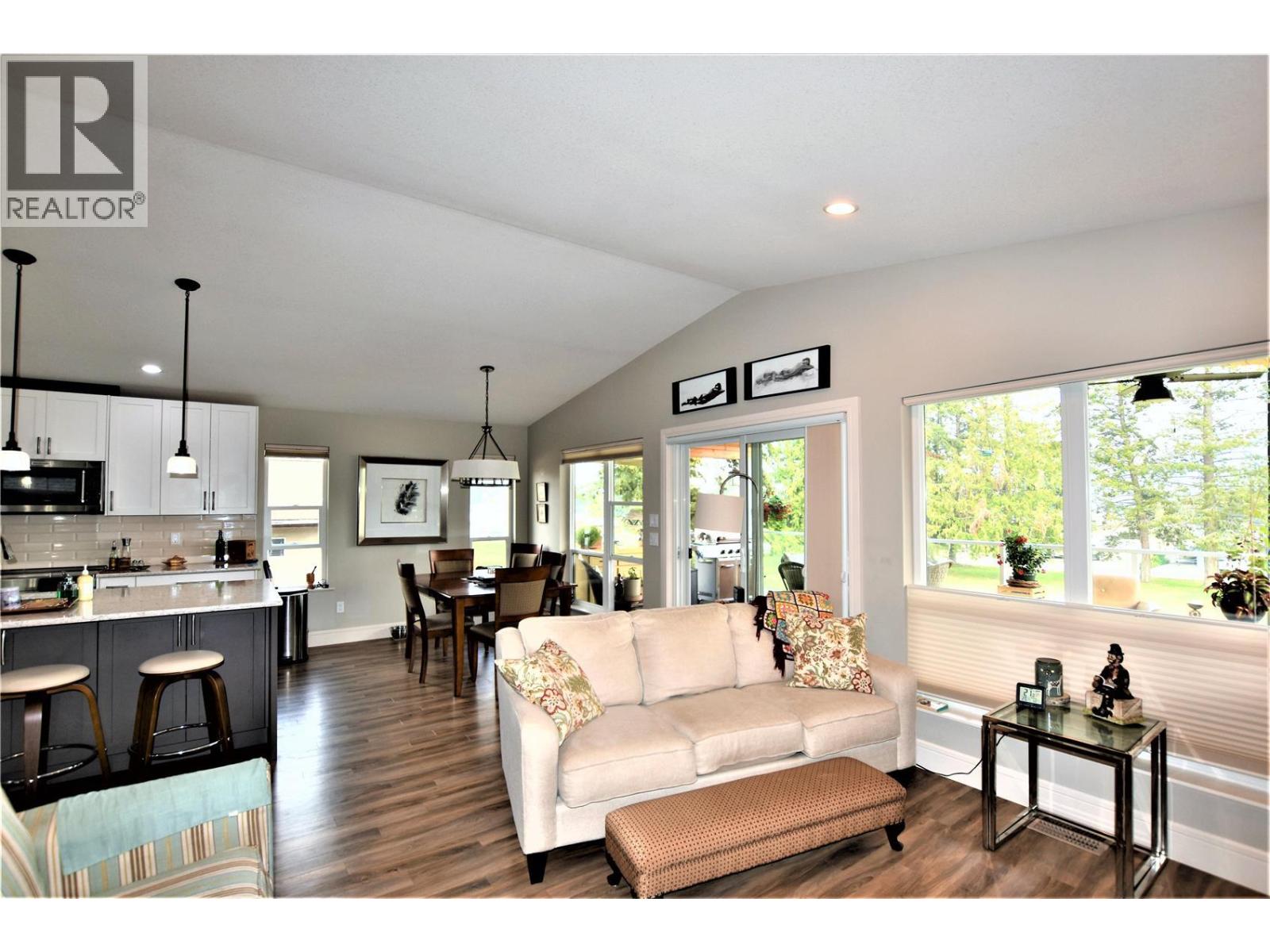 129 Deer Street, Vernon, British Columbia  V1H 2A1 - Photo 8 - 10380063