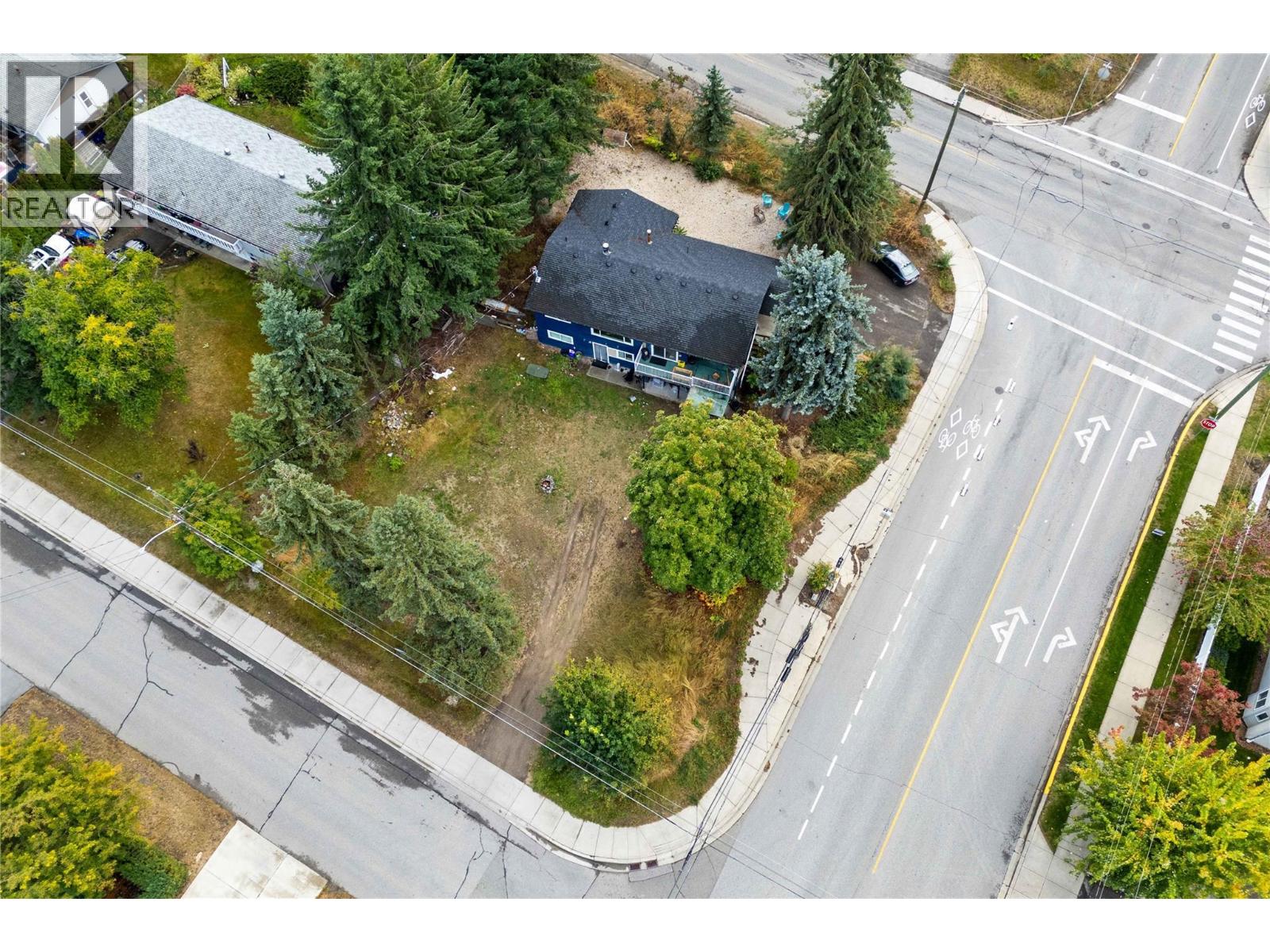2030 1 Avenue Ne, Salmon Arm, British Columbia  V1E 1Z4 - Photo 5 - 10379572