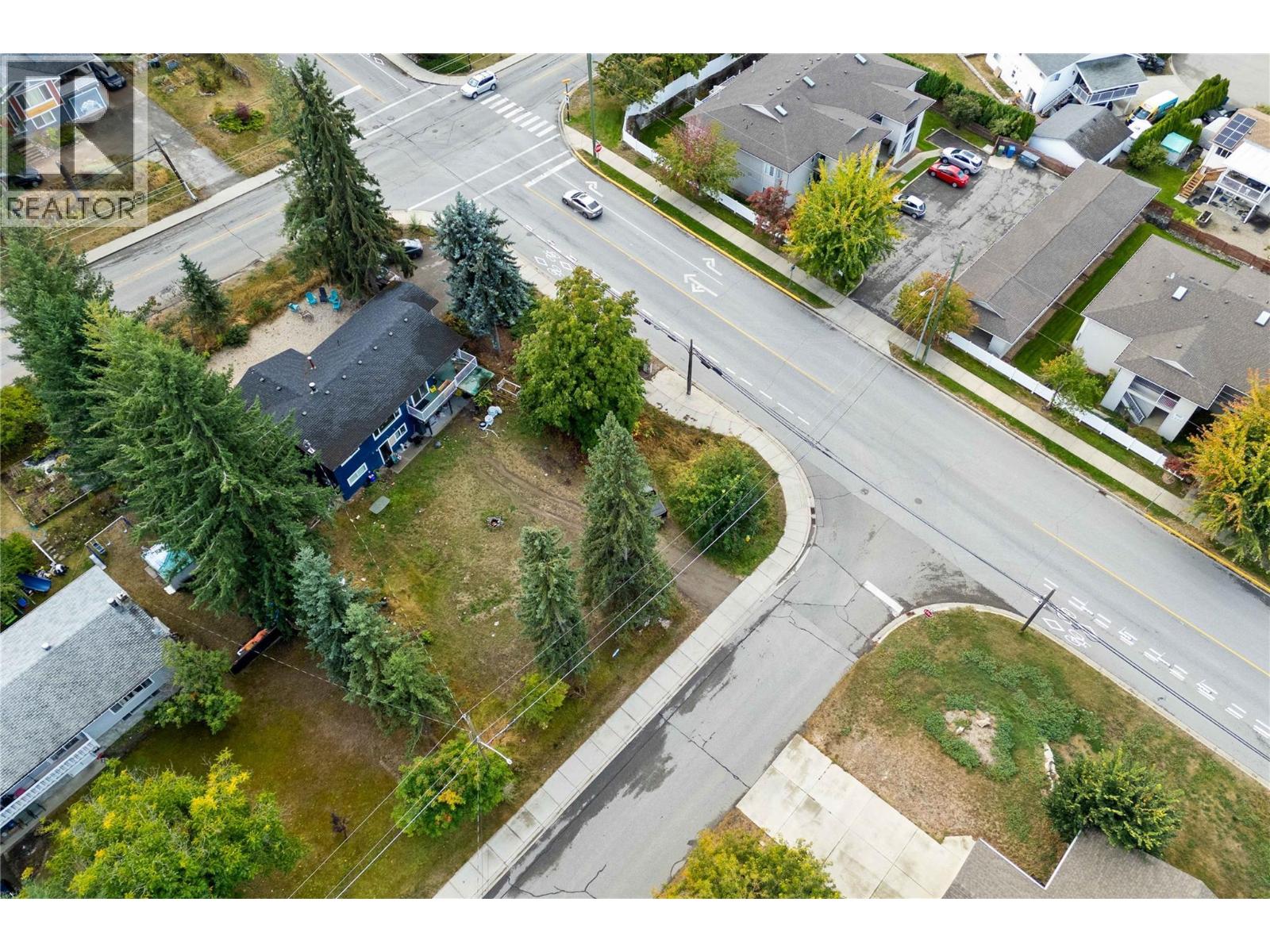 2030 1 Avenue Ne, Salmon Arm, British Columbia  V1E 1Z4 - Photo 8 - 10379572