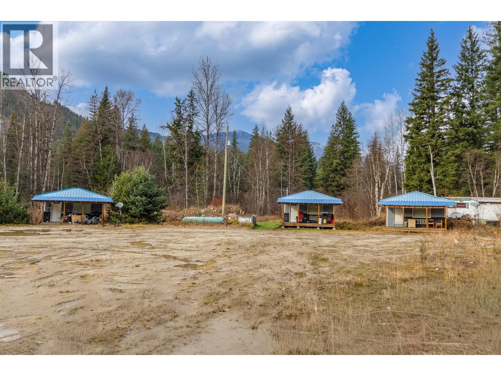 5513 Prosh Frontage Road, sicamous, British Columbia
