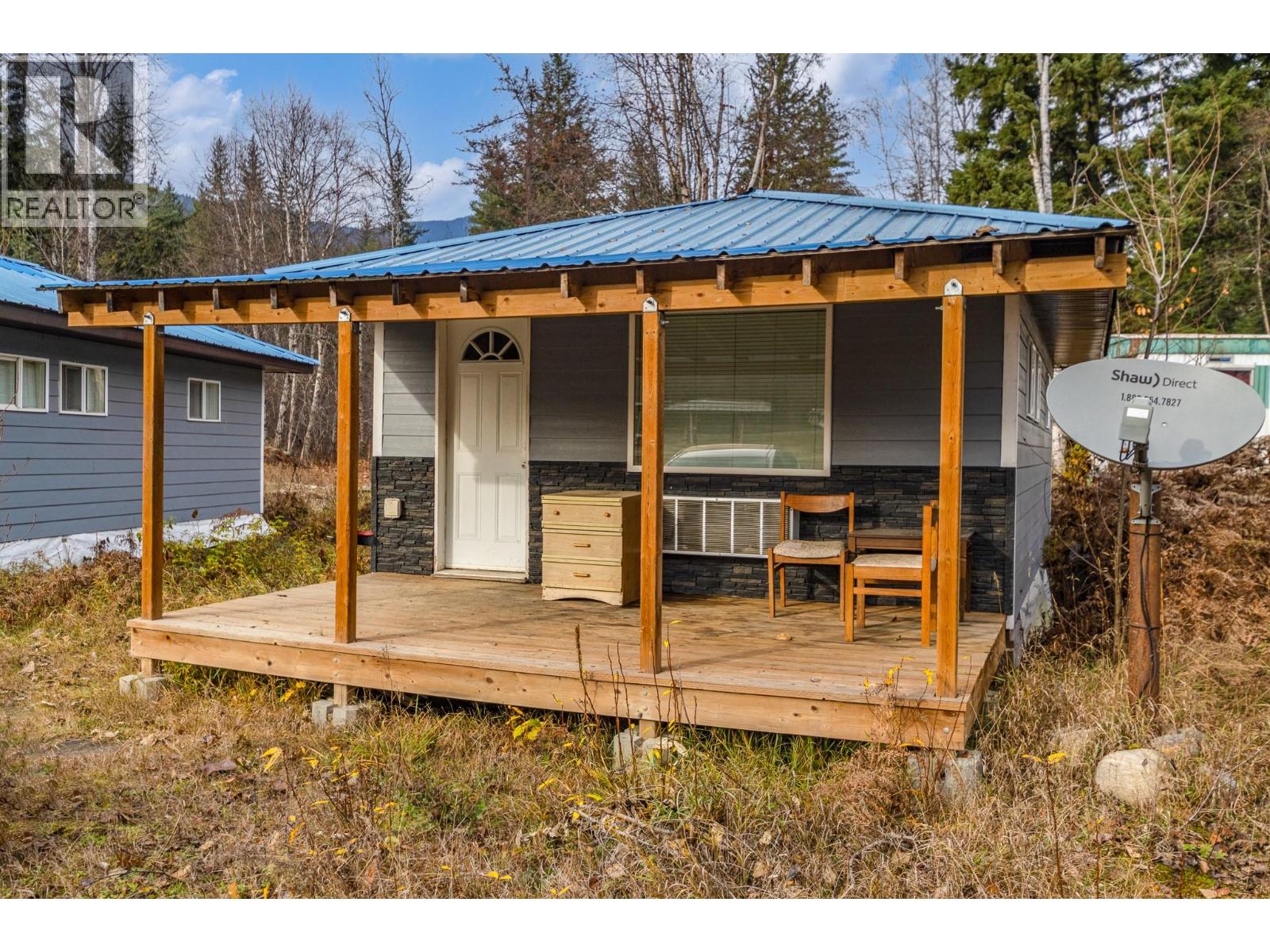5513 Prosh Frontage Road, Sicamous, British Columbia  V0E 2J0 - Photo 4 - 10380201