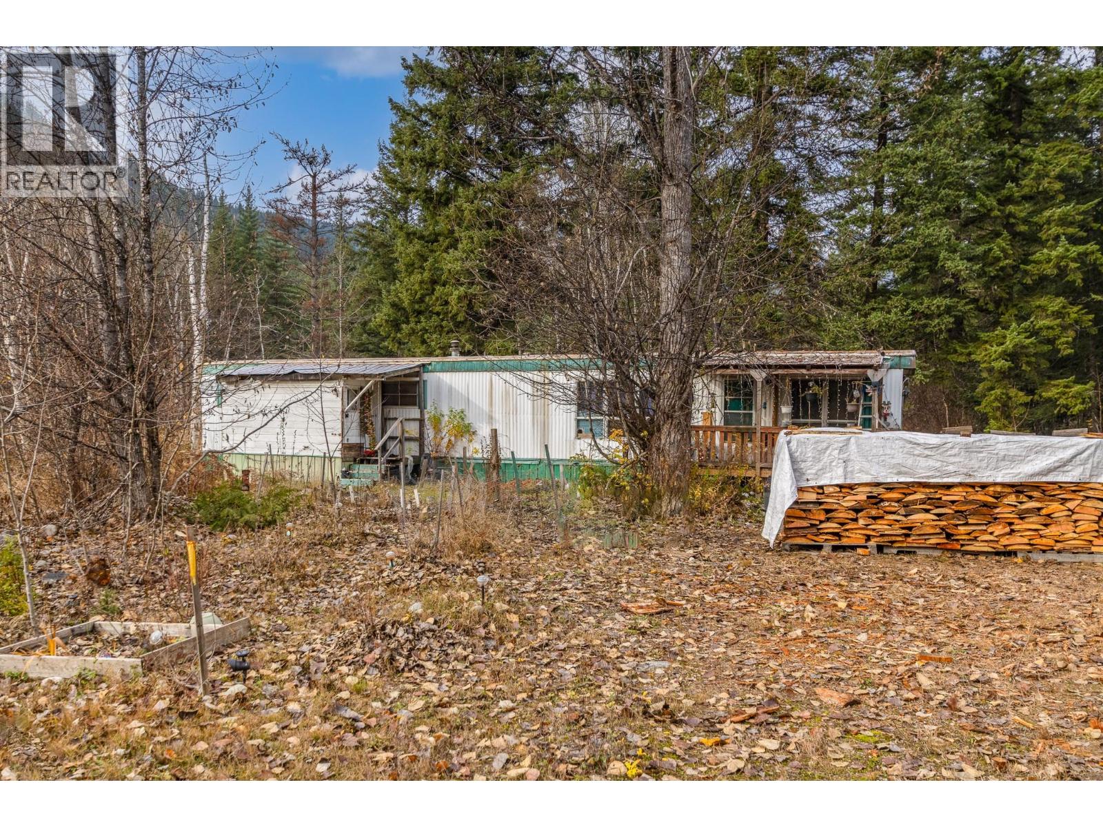 5513 Prosh Frontage Road, Sicamous, British Columbia  V0E 2J0 - Photo 6 - 10380201