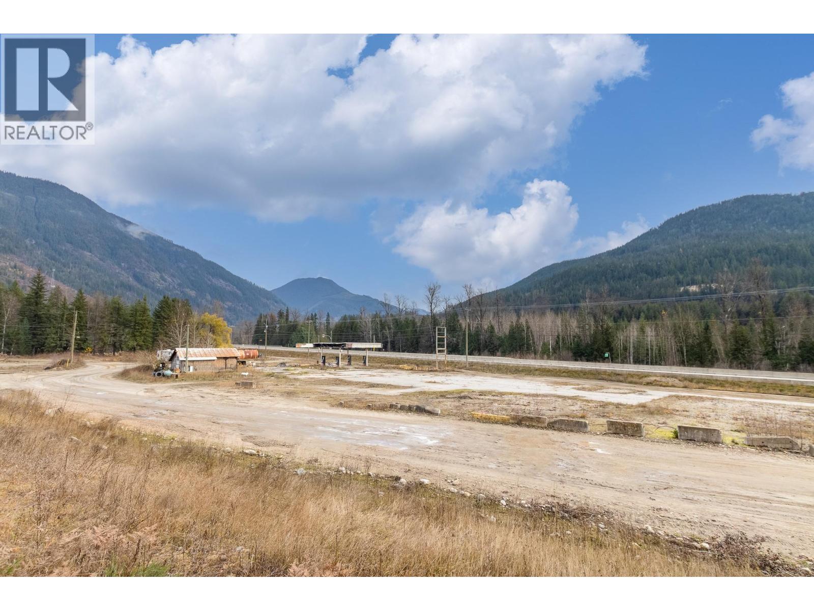 5487 Prosh Frontage Road, malakwa, British Columbia