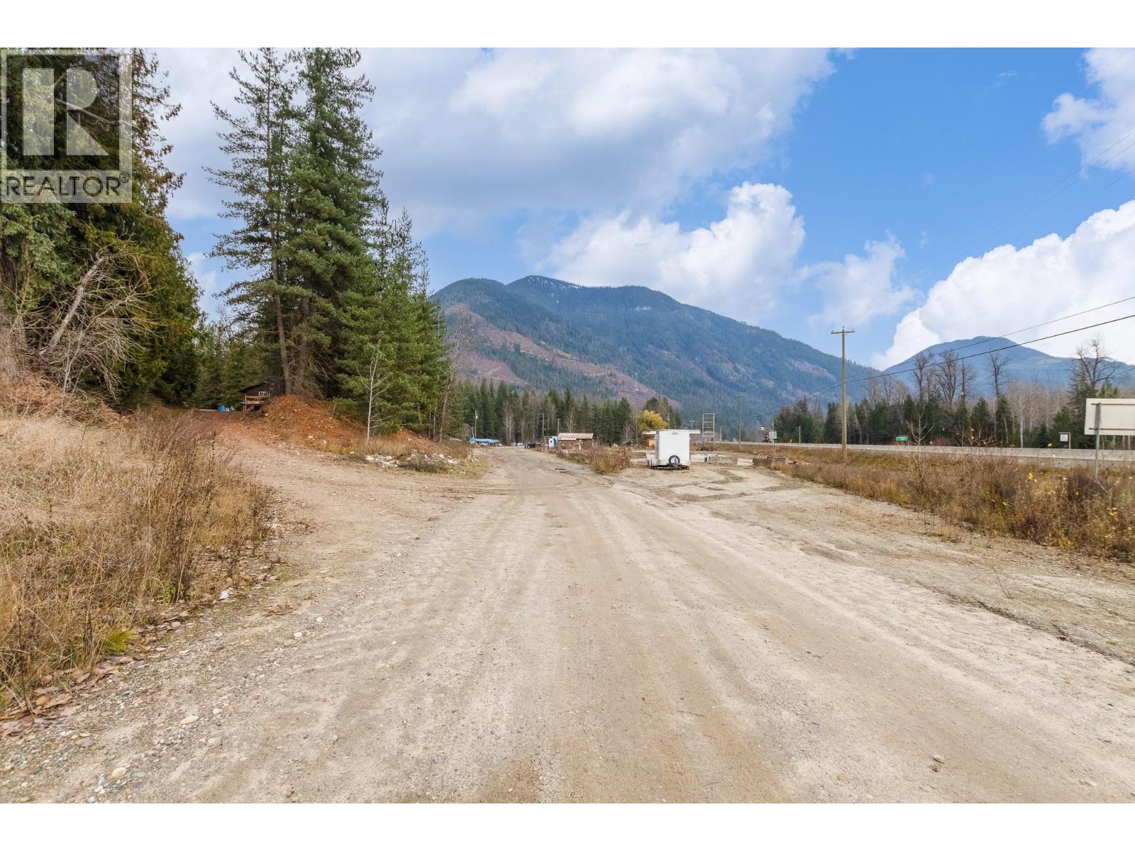 5487 Prosh Frontage Road, Malakwa, British Columbia  V0E 2J0 - Photo 3 - 10380199