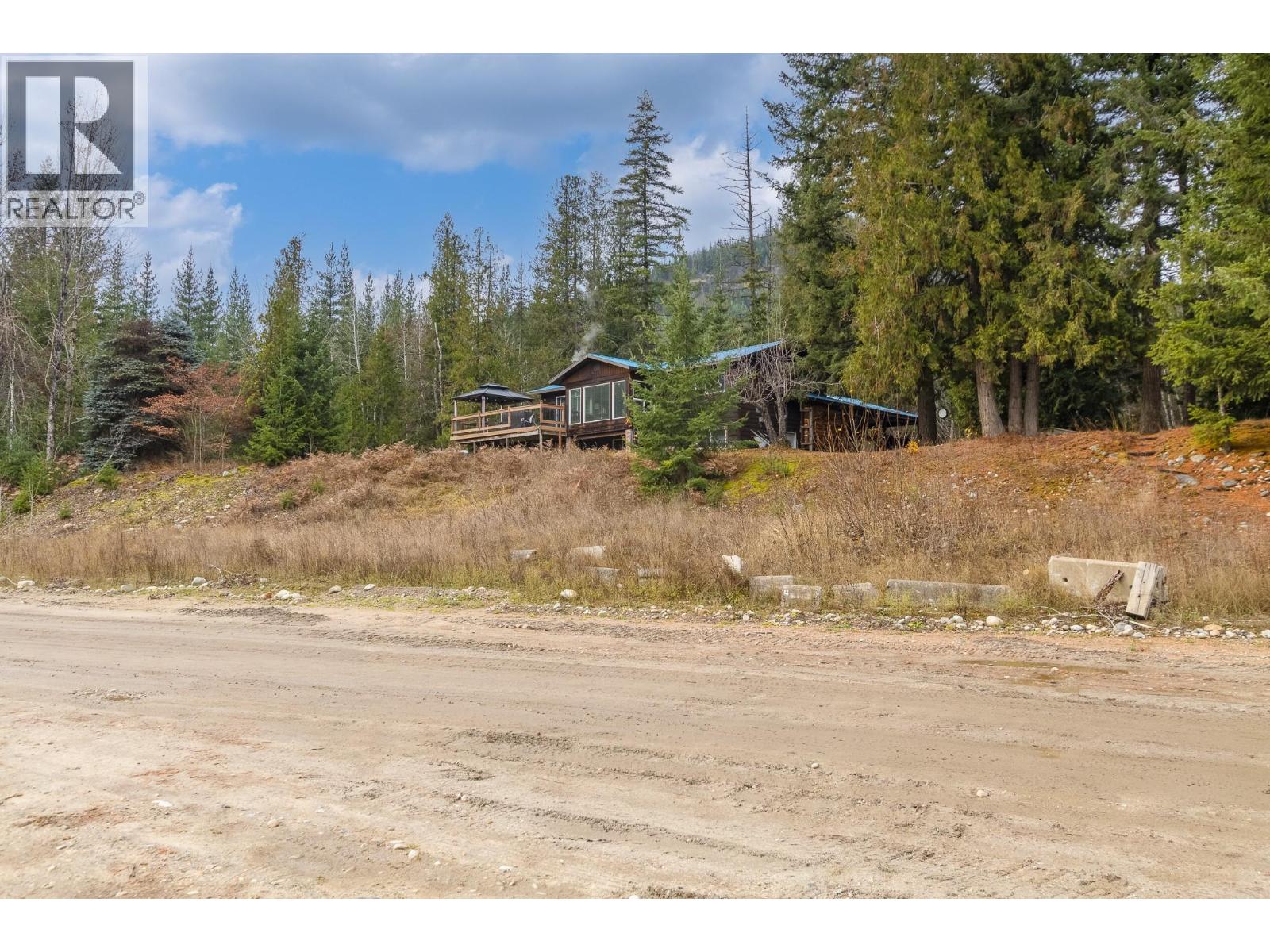 5487 Prosh Frontage Road, Malakwa, British Columbia  V0E 2J0 - Photo 4 - 10380199