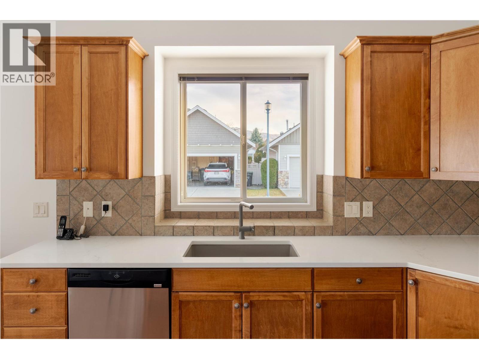 665 Cook Road Unit# 215, Kelowna, British Columbia  V1W 4T4 - Photo 3 - 10379189