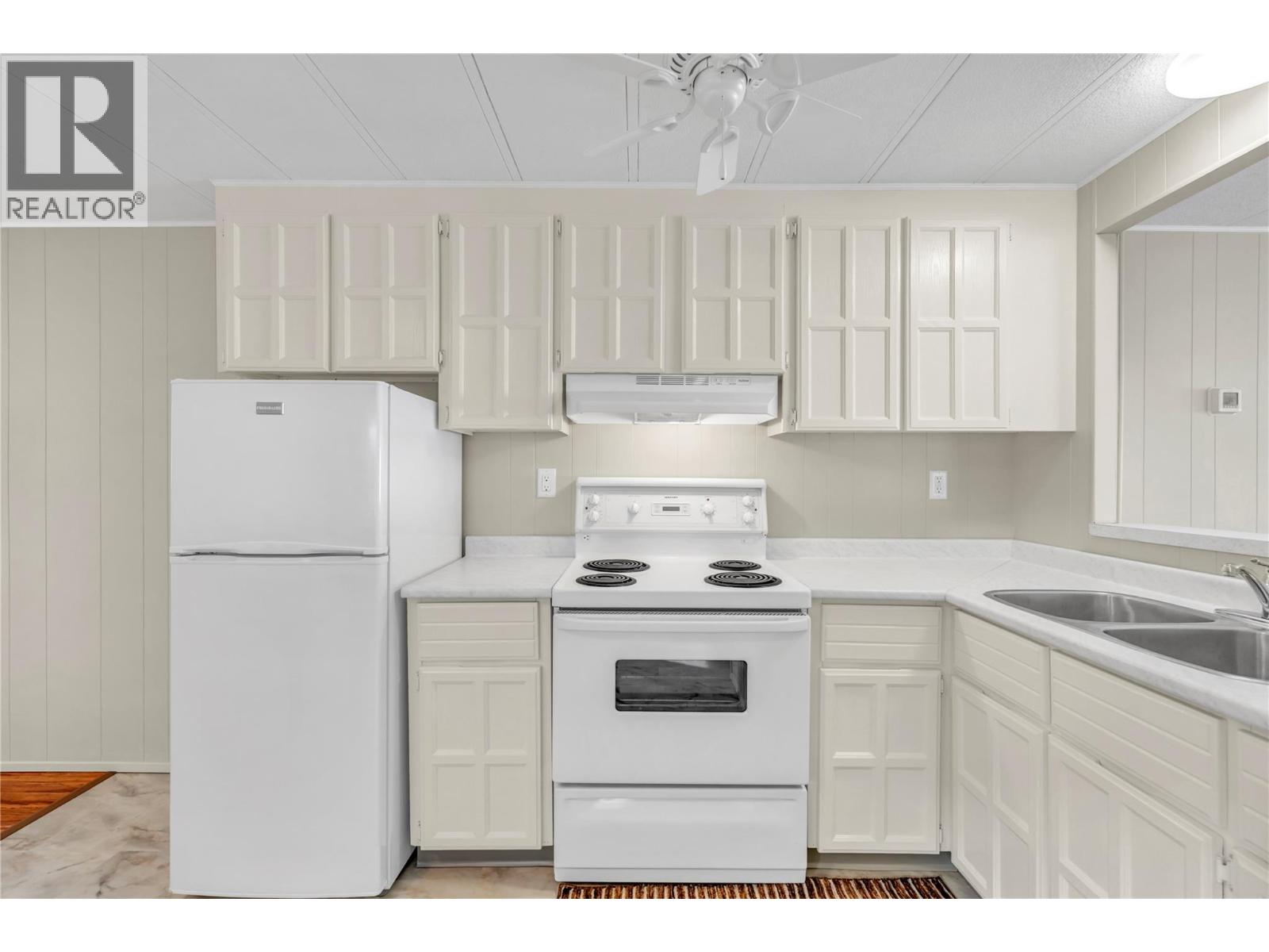 2657 1st Street, Olalla, British Columbia  V0X 1N6 - Photo 13 - 10379799