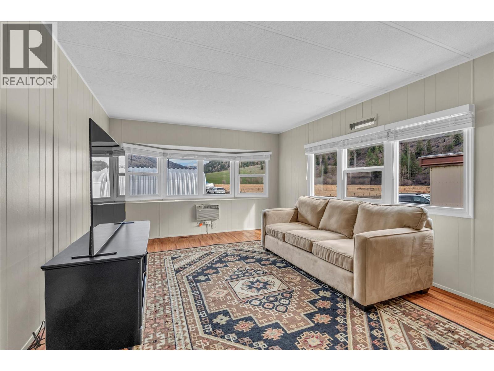2657 1st Street, Olalla, British Columbia  V0X 1N6 - Photo 4 - 10379799
