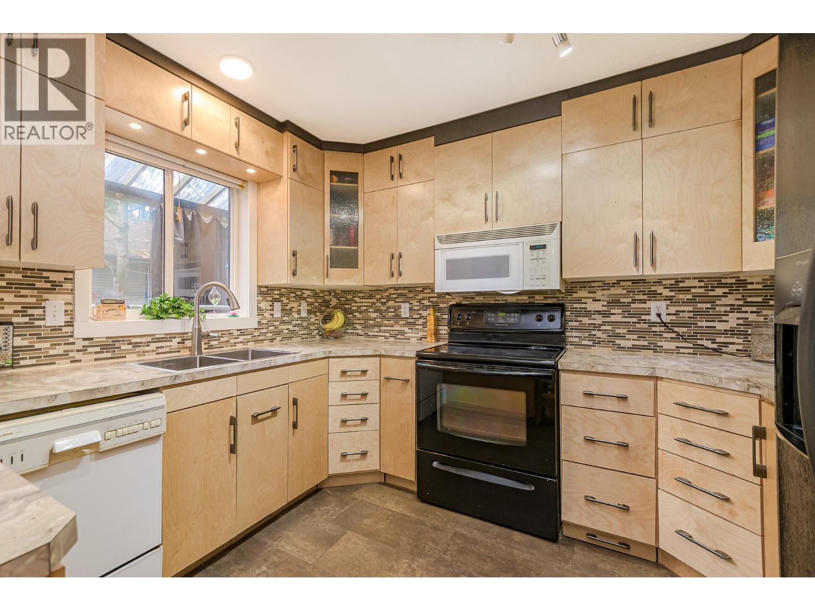 4850 Foothill Road Sw, Salmon Arm, British Columbia  V1E 3C2 - Photo 30 - 10378854