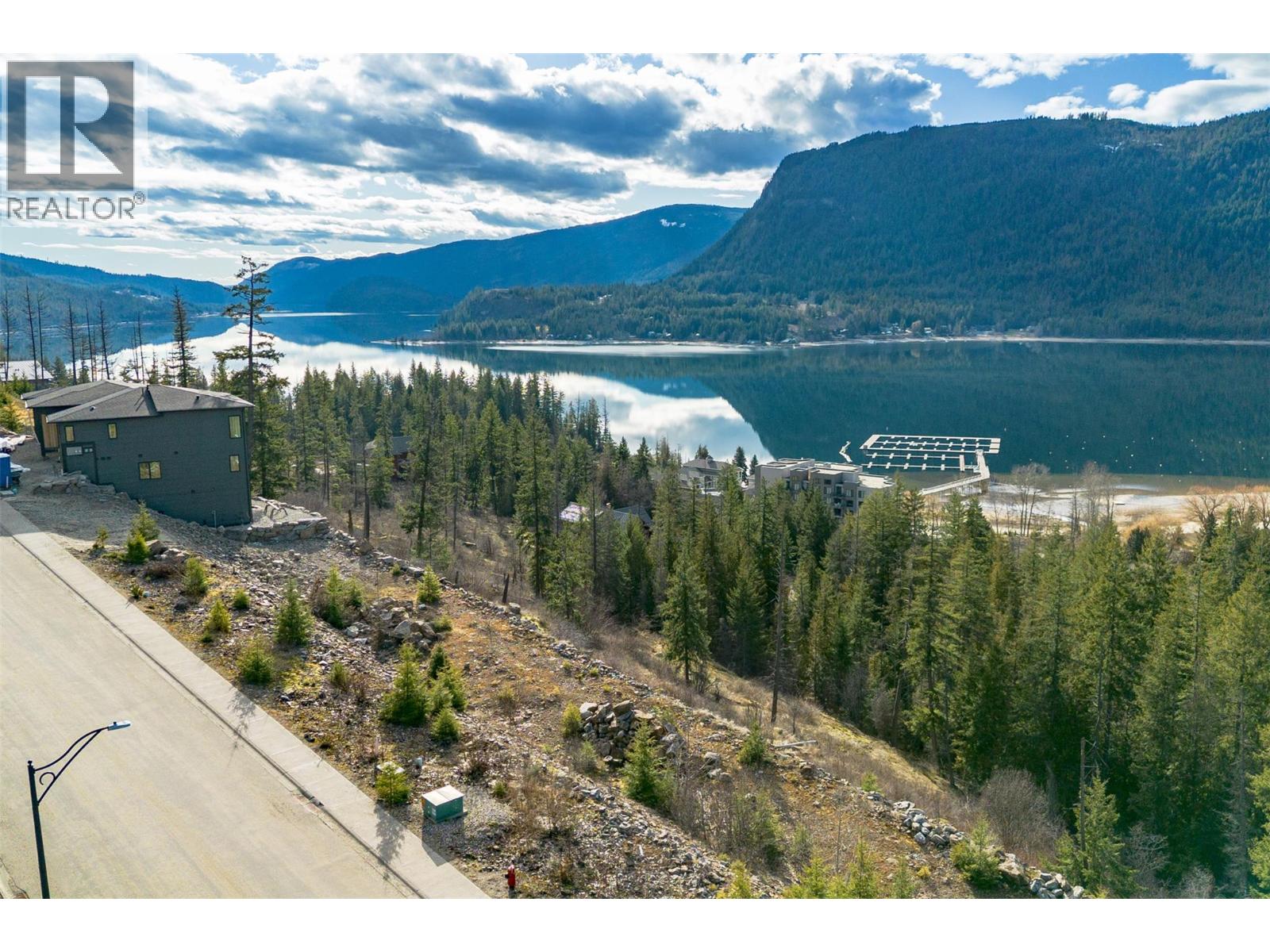 283 Bayview Drive, sicamous, British Columbia