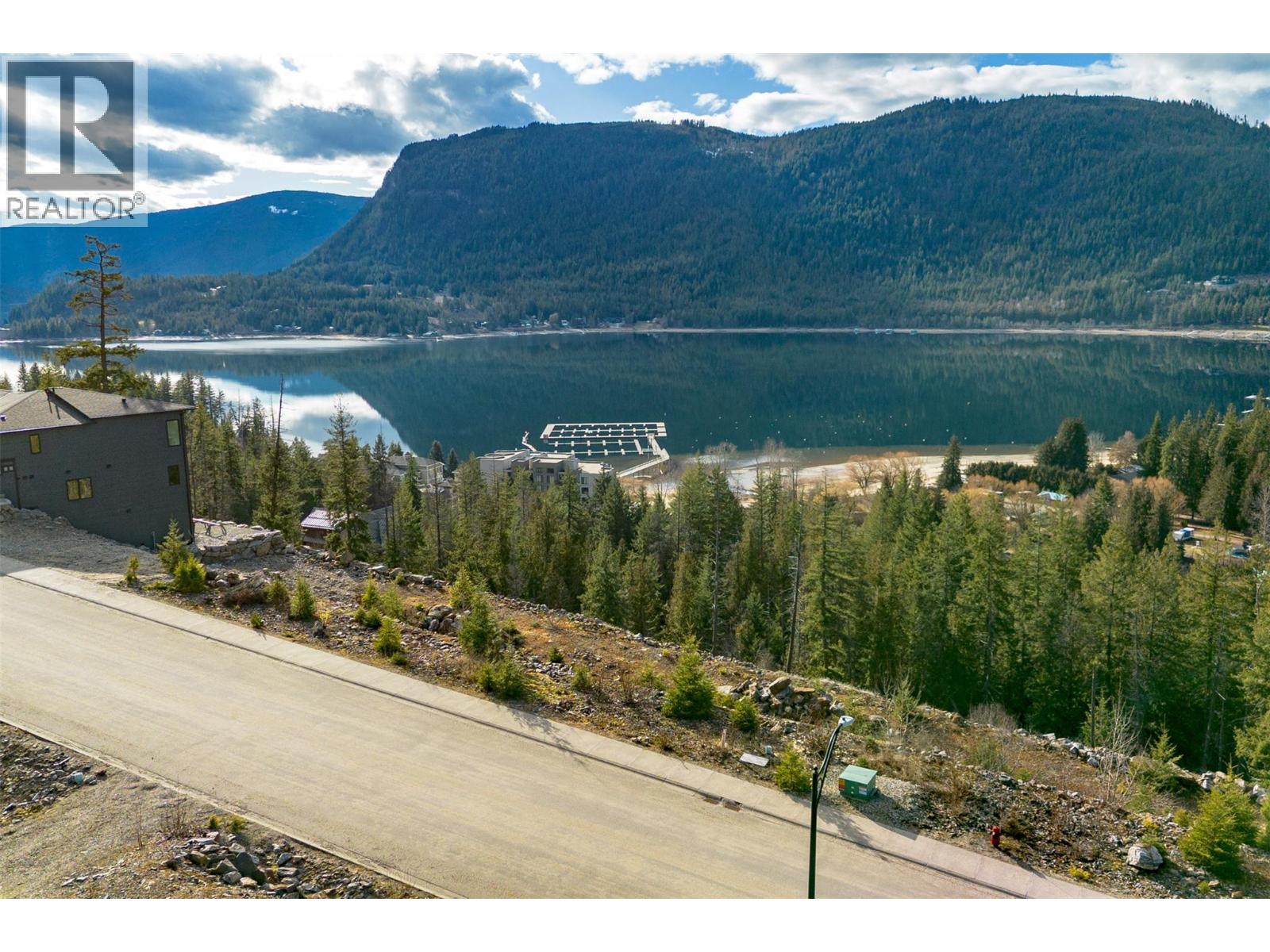 283 Bayview Drive, Sicamous, British Columbia  V0E 2V1 - Photo 12 - 10376942