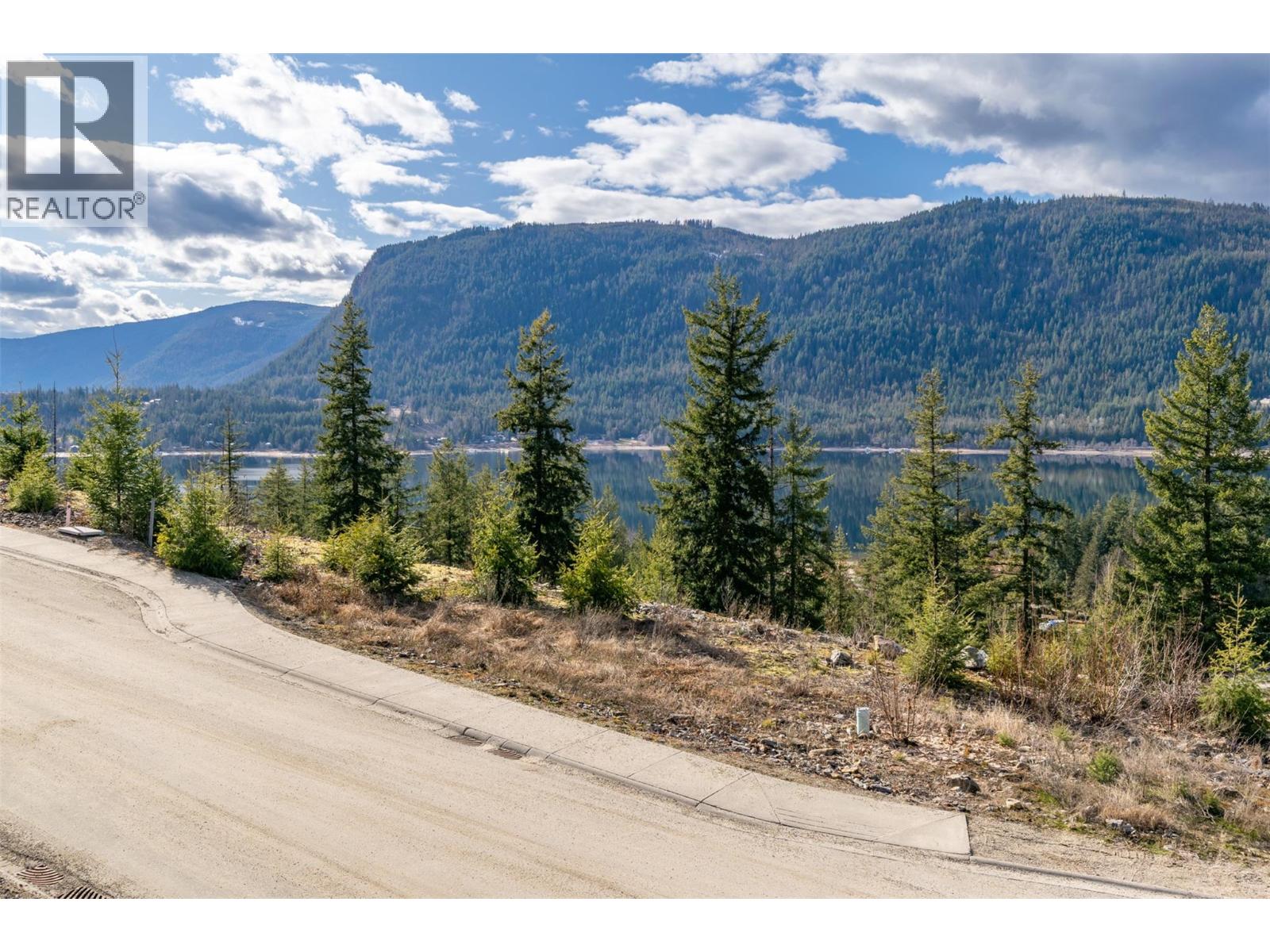 283 Bayview Drive, Sicamous, British Columbia  V0E 2V1 - Photo 6 - 10376942