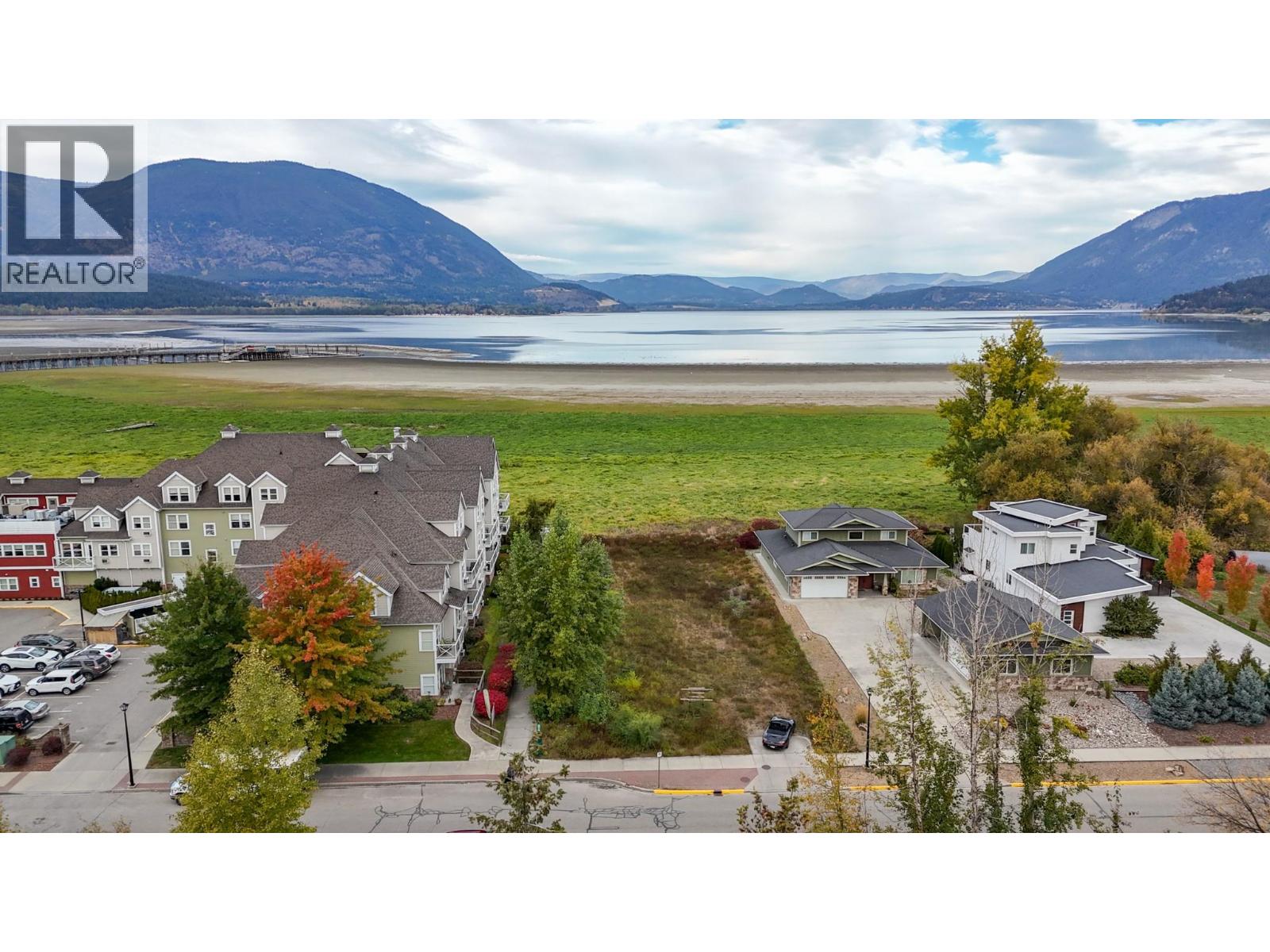 721 Harbourfront Drive Ne, Salmon Arm, British Columbia  V1E 3L4 - Photo 15 - 10380166