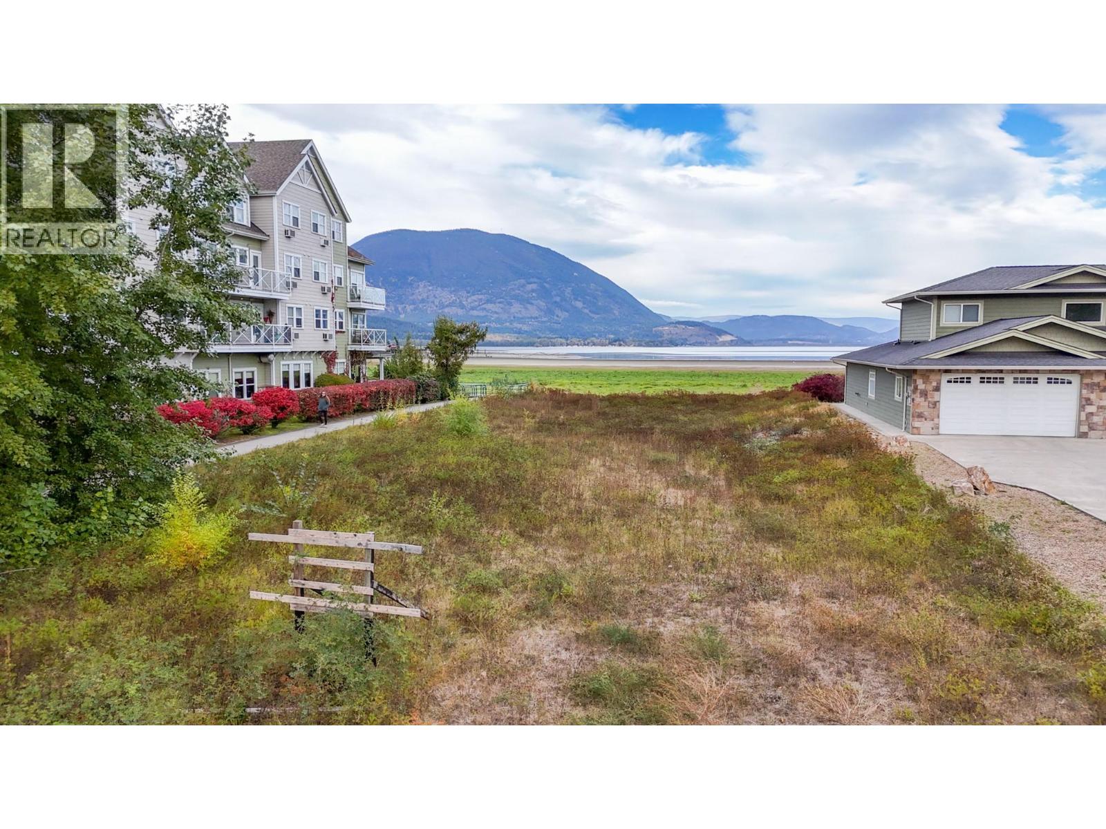 721 Harbourfront Drive Ne, Salmon Arm, British Columbia  V1E 3L4 - Photo 18 - 10380166