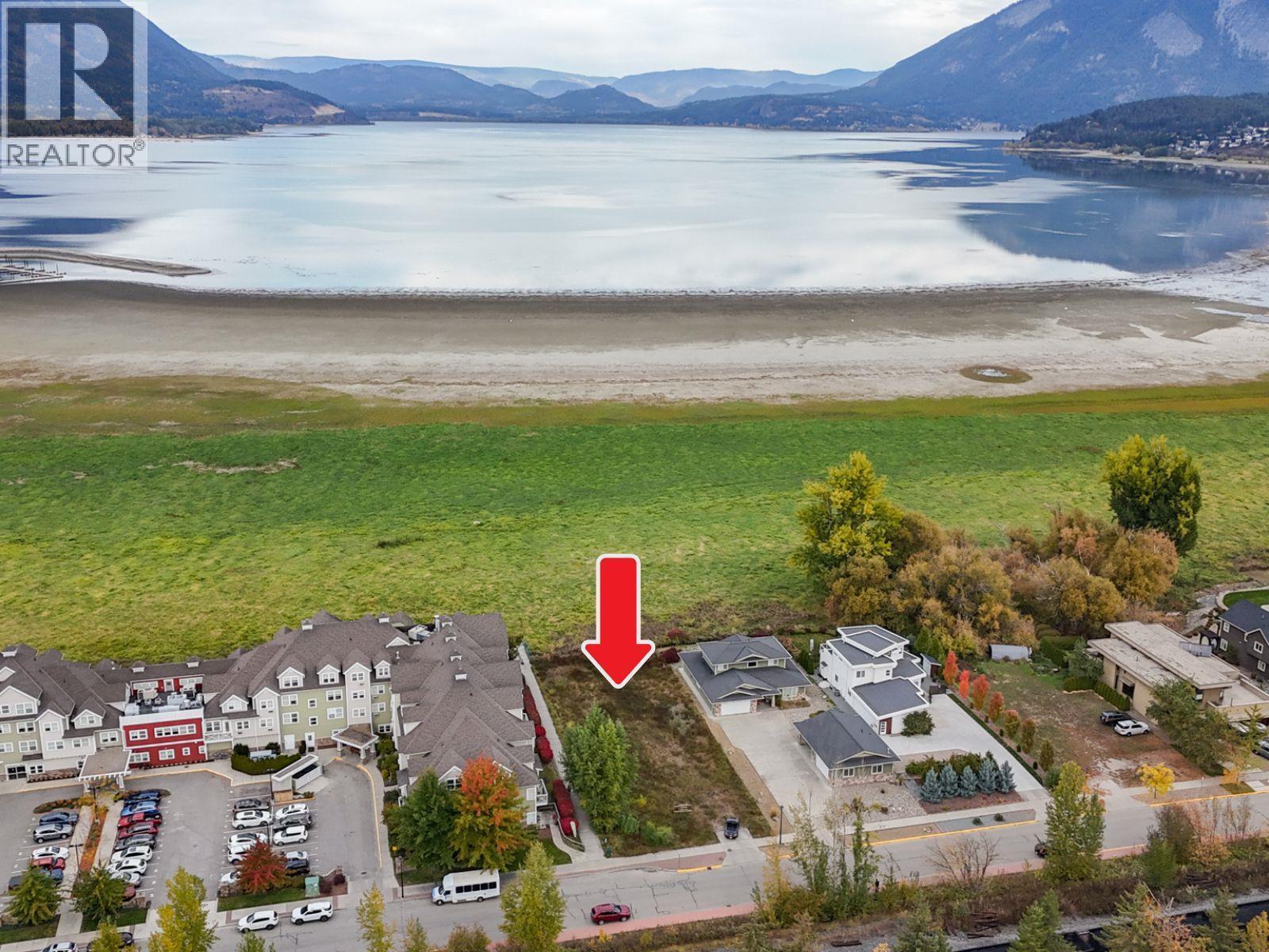 721 Harbourfront Drive Ne, Salmon Arm, British Columbia  V1E 3L4 - Photo 2 - 10380166