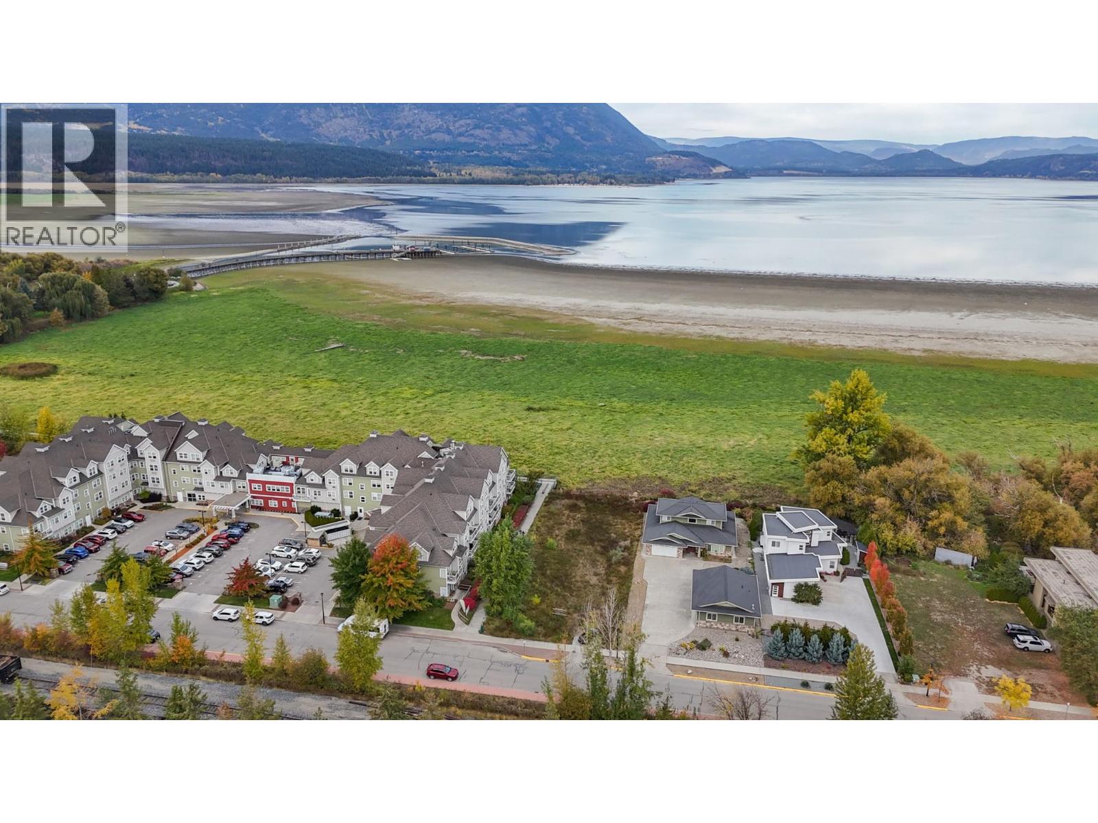 721 Harbourfront Drive Ne, Salmon Arm, British Columbia  V1E 3L4 - Photo 7 - 10380166
