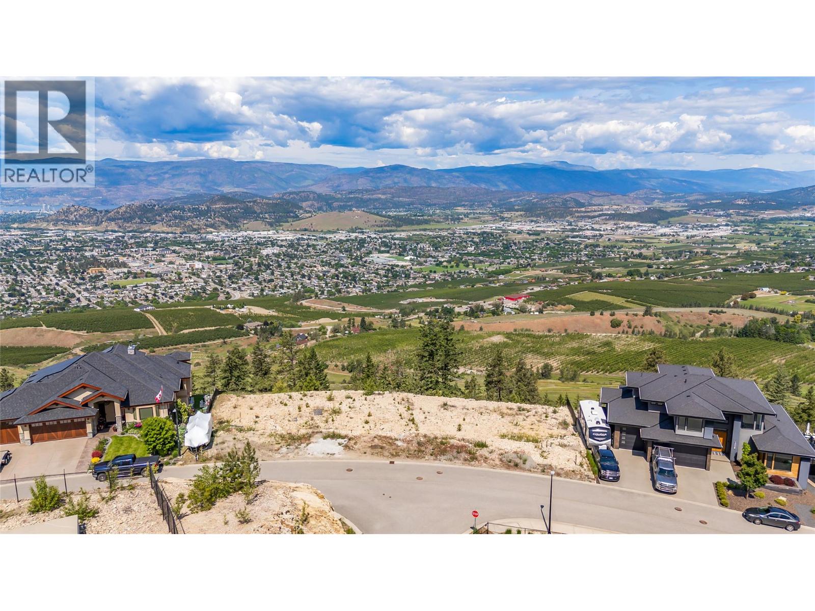 1726 Carnegie Street, Kelowna, British Columbia  V1P 1T3 - Photo 2 - 10380147
