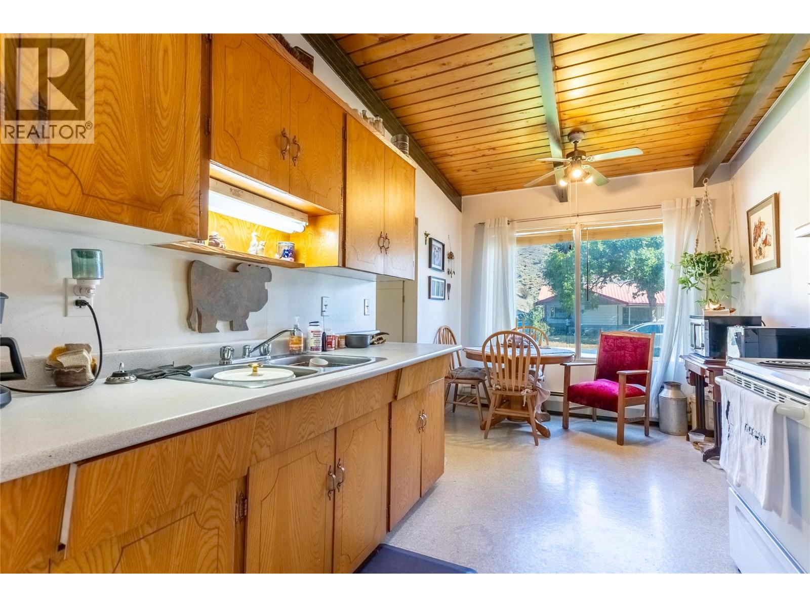 840/842 Collins Road, Cache Creek, British Columbia  V0K 1H0 - Photo 17 - 10380136