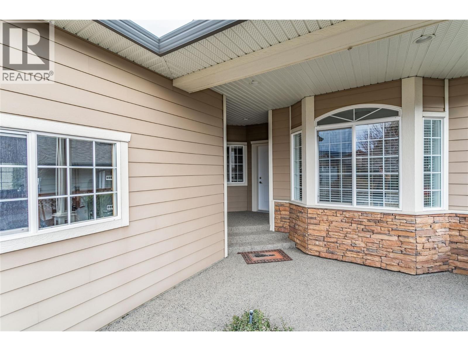 2171 Mimosa Drive, West Kelowna, British Columbia  V4T 3A5 - Photo 3 - 10380117