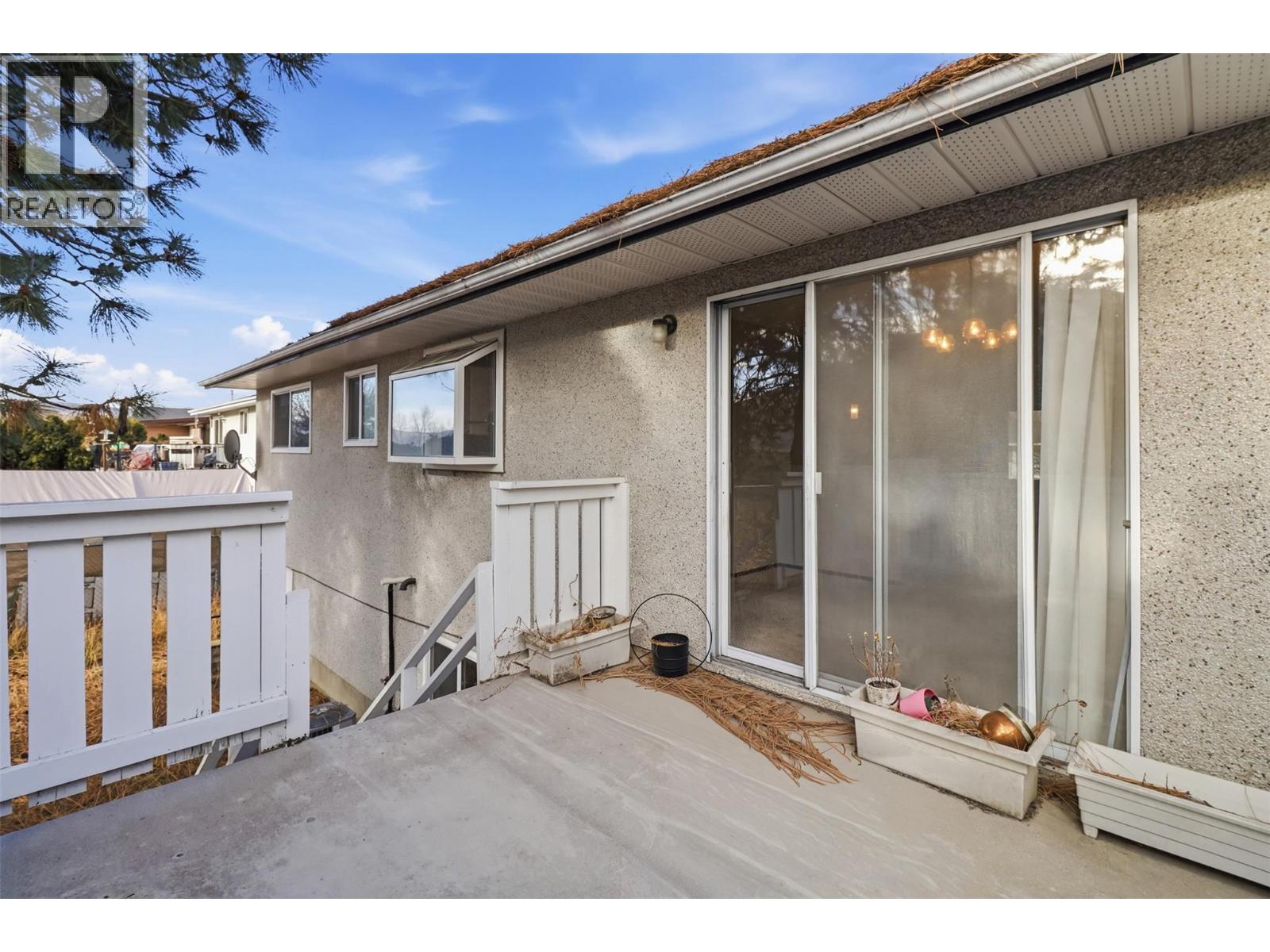 2563 Sandalwood Drive, Kamloops, British Columbia  V2B 6V3 - Photo 12 - 10380056