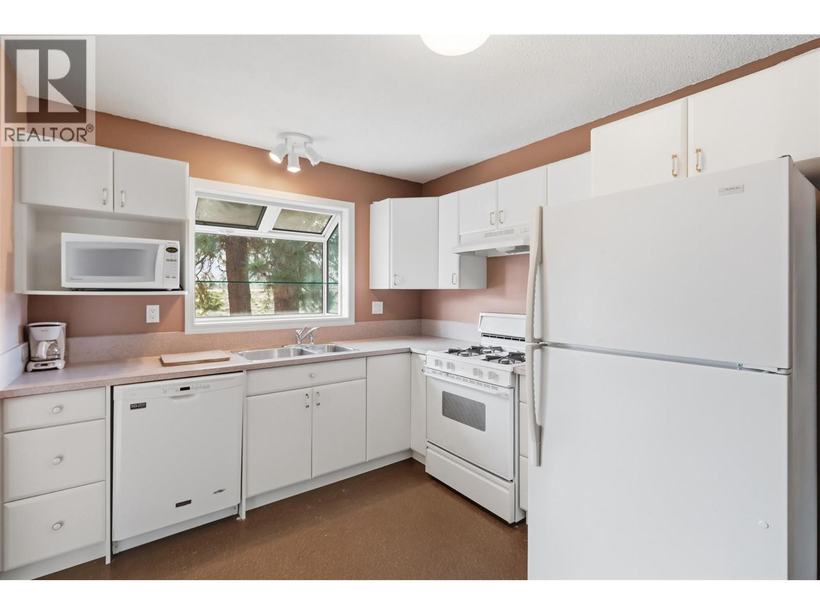 2563 Sandalwood Drive, Kamloops, British Columbia  V2B 6V3 - Photo 14 - 10380056